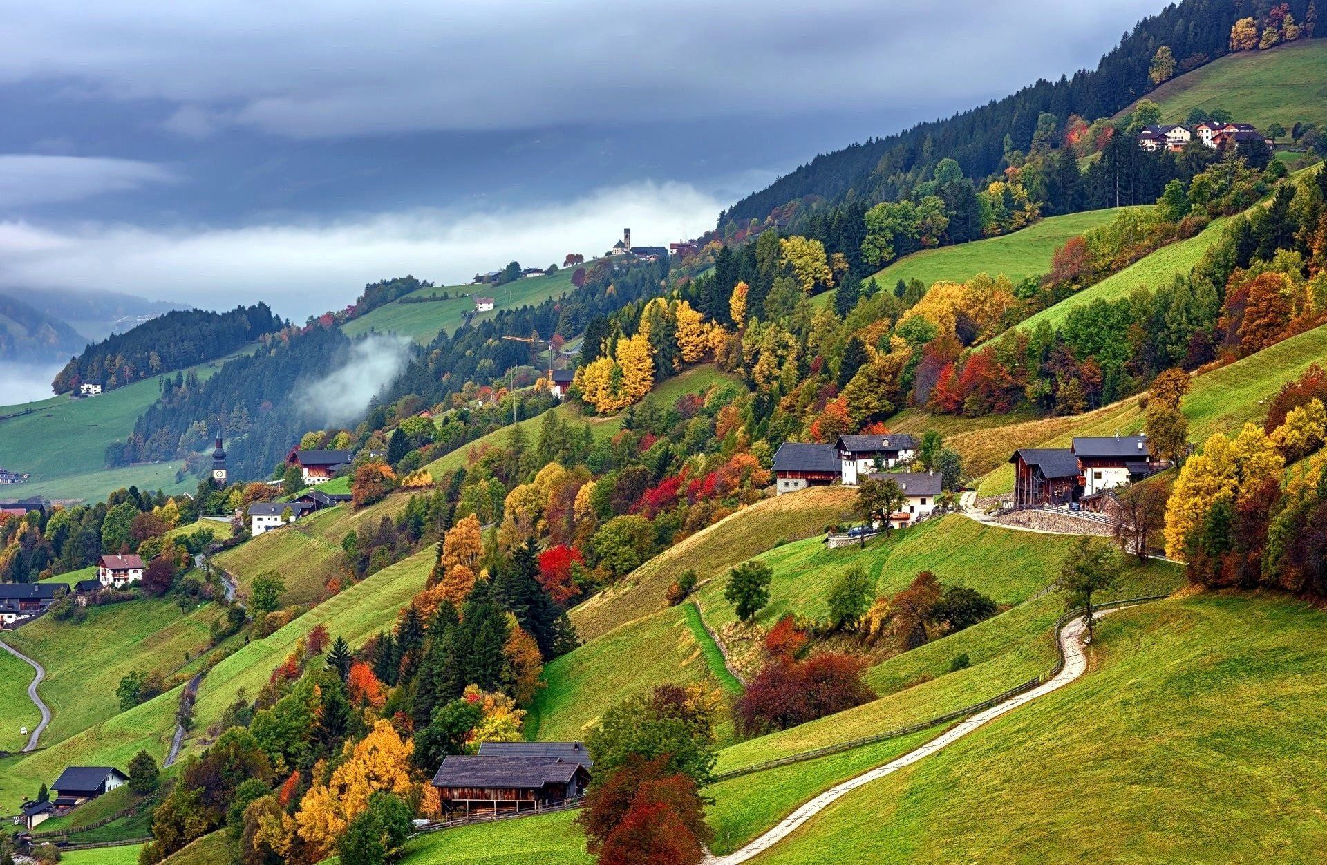 1920x1252 Charming Hillside Village: Man Made Serenity In HDx1252