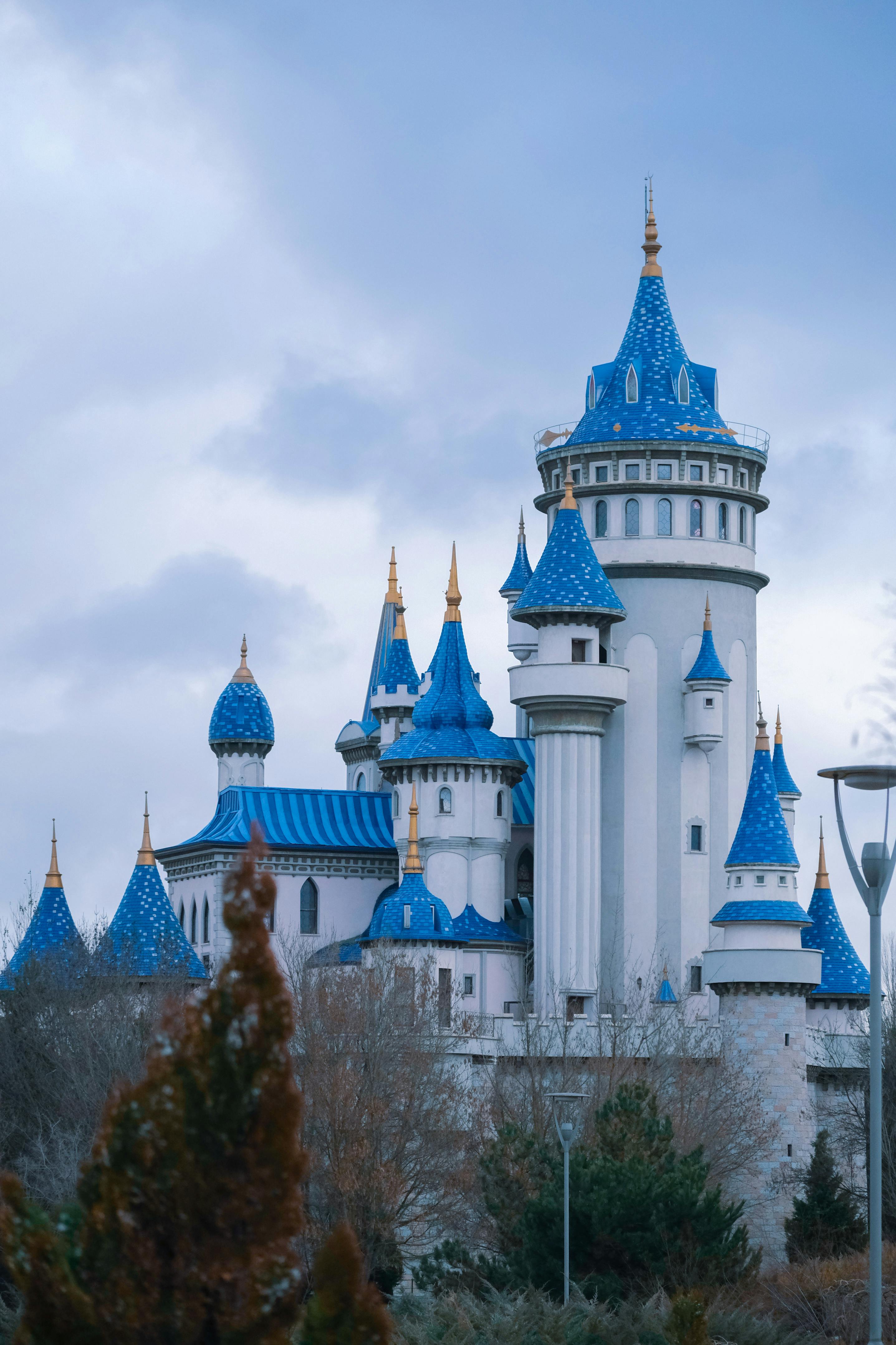 2875x4313 The Blue and White Towers of Eskisehir Fairytale Castle in Turkey · Free