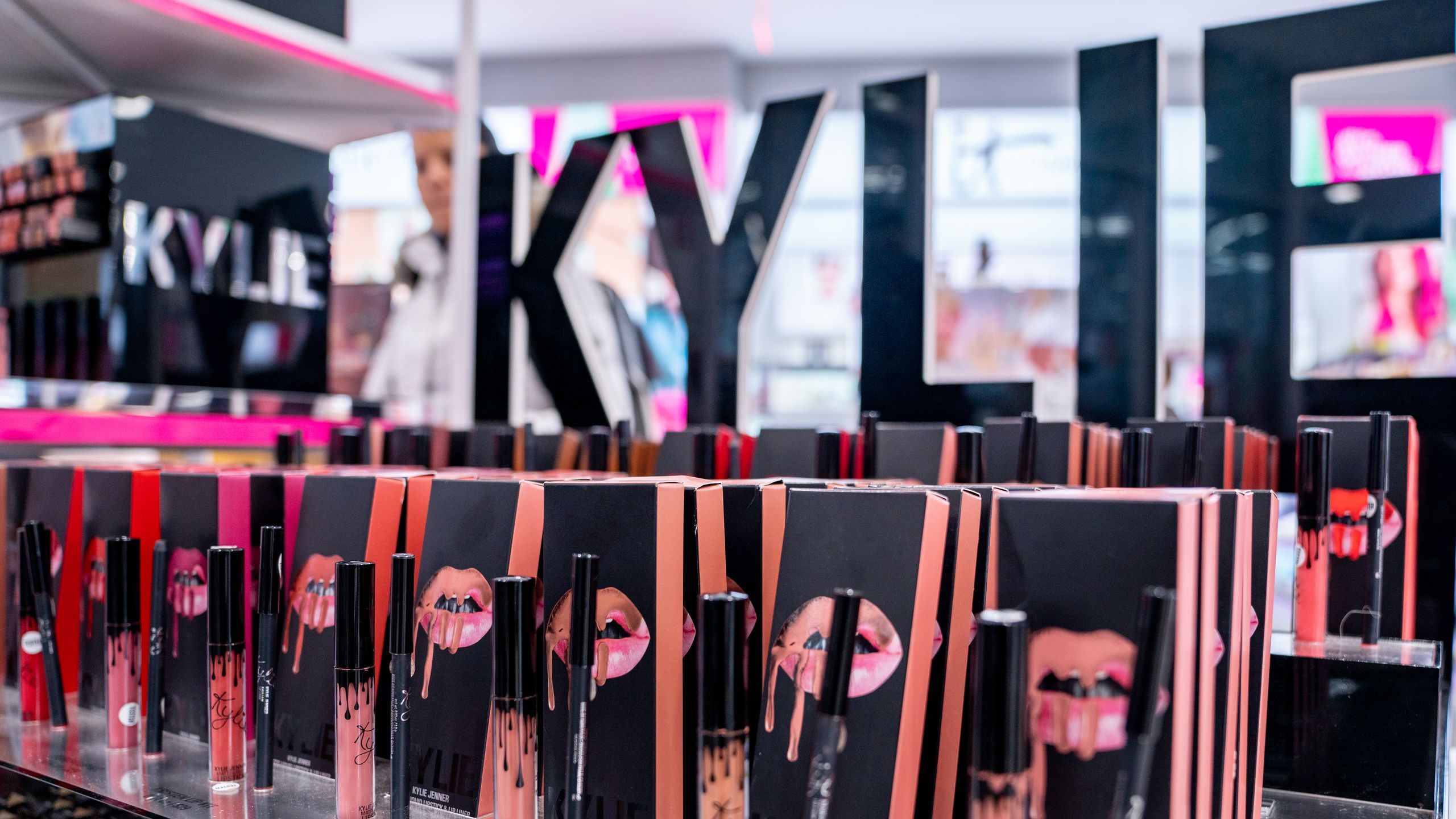 2560x1440 Kylie Cosmetics and ColourPop To Temporarily Shut Down Shipments Amid Coronavirus Pandemic