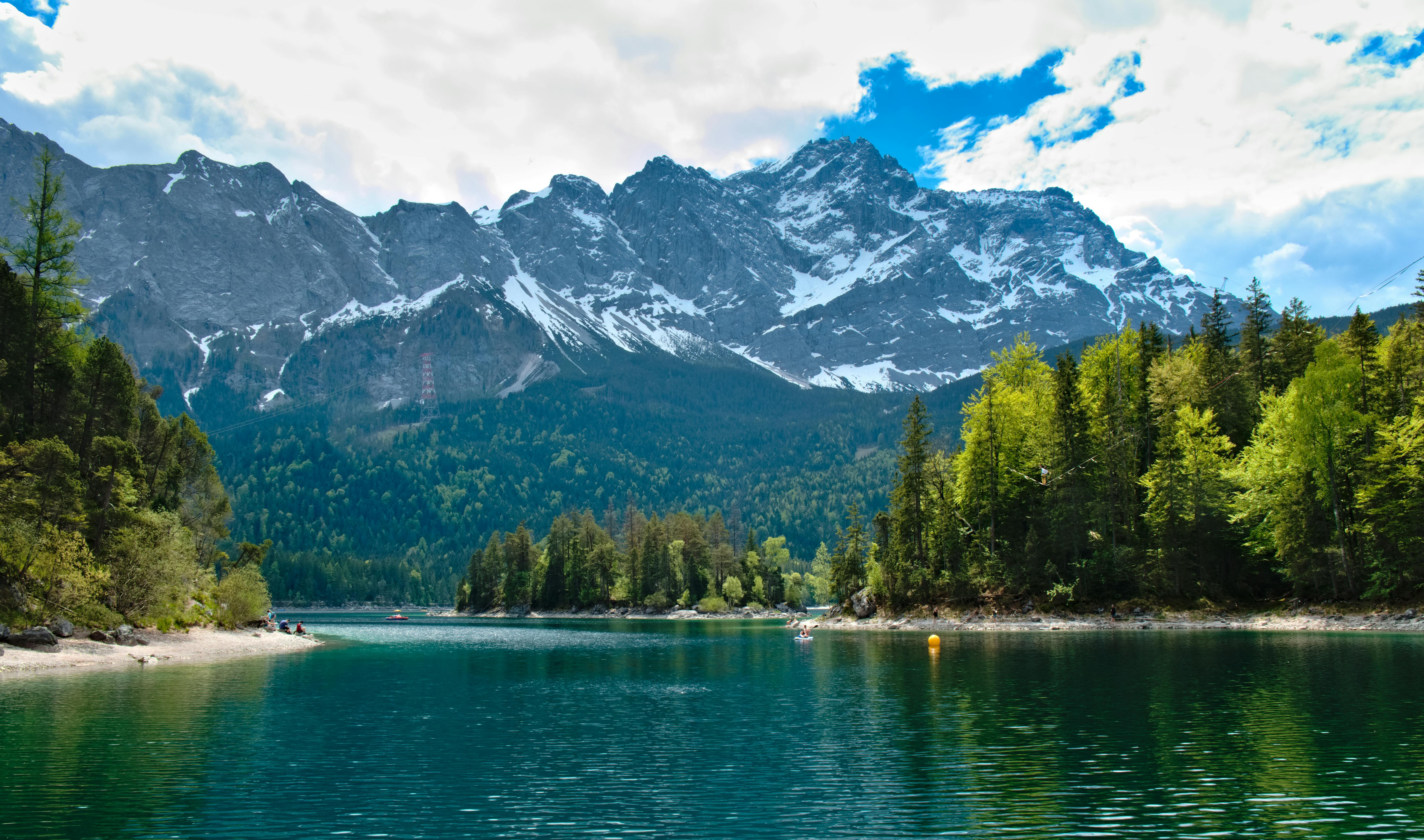 6018x3551 Eibsee Lake with Zugspitze in the Background · Free