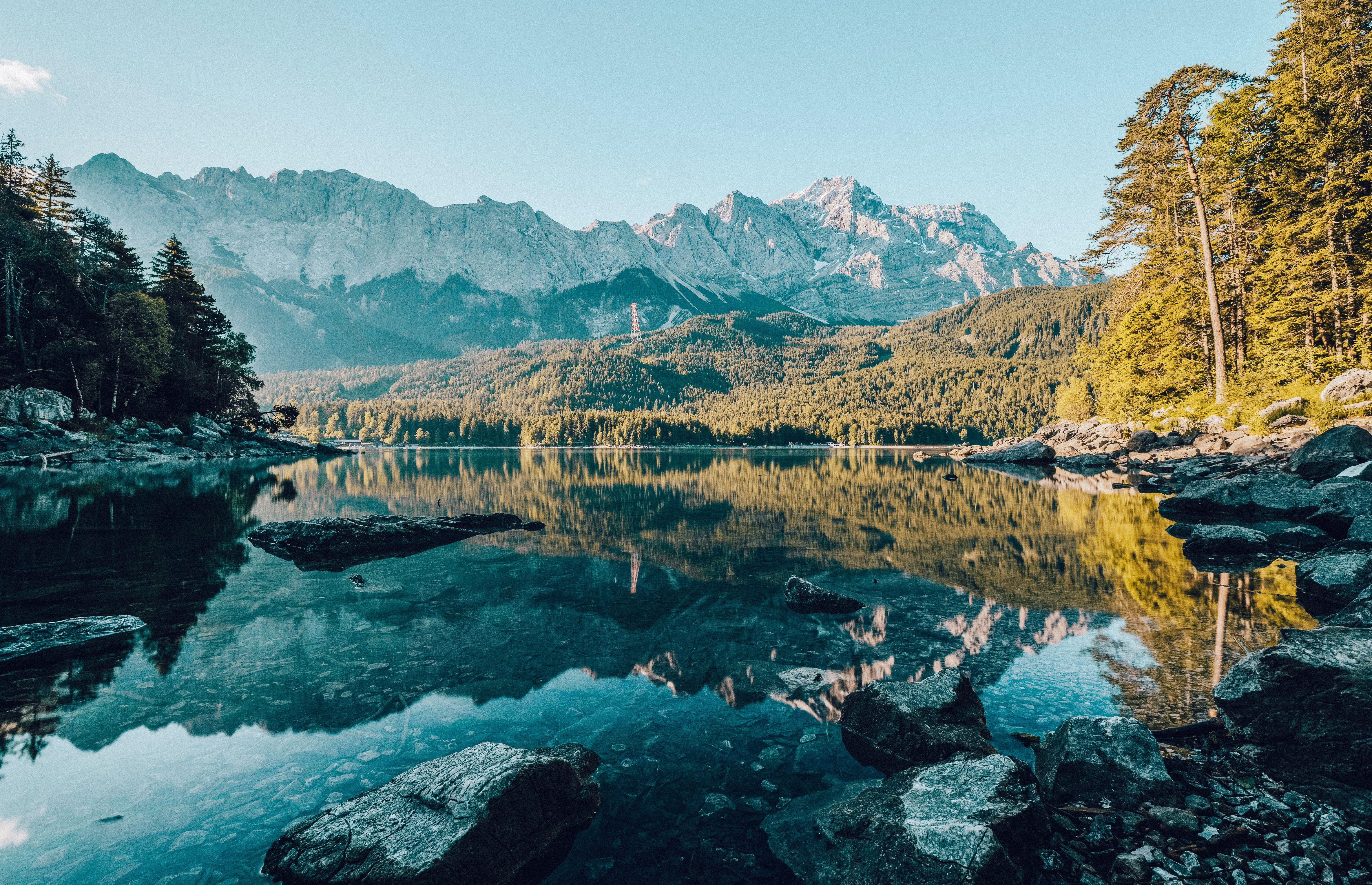 6240x4027 Bavaria's most beautiful lake: Eibsee. Best Hikes Bavaria