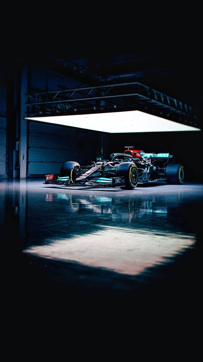 675x1200 F1 Wallpaper