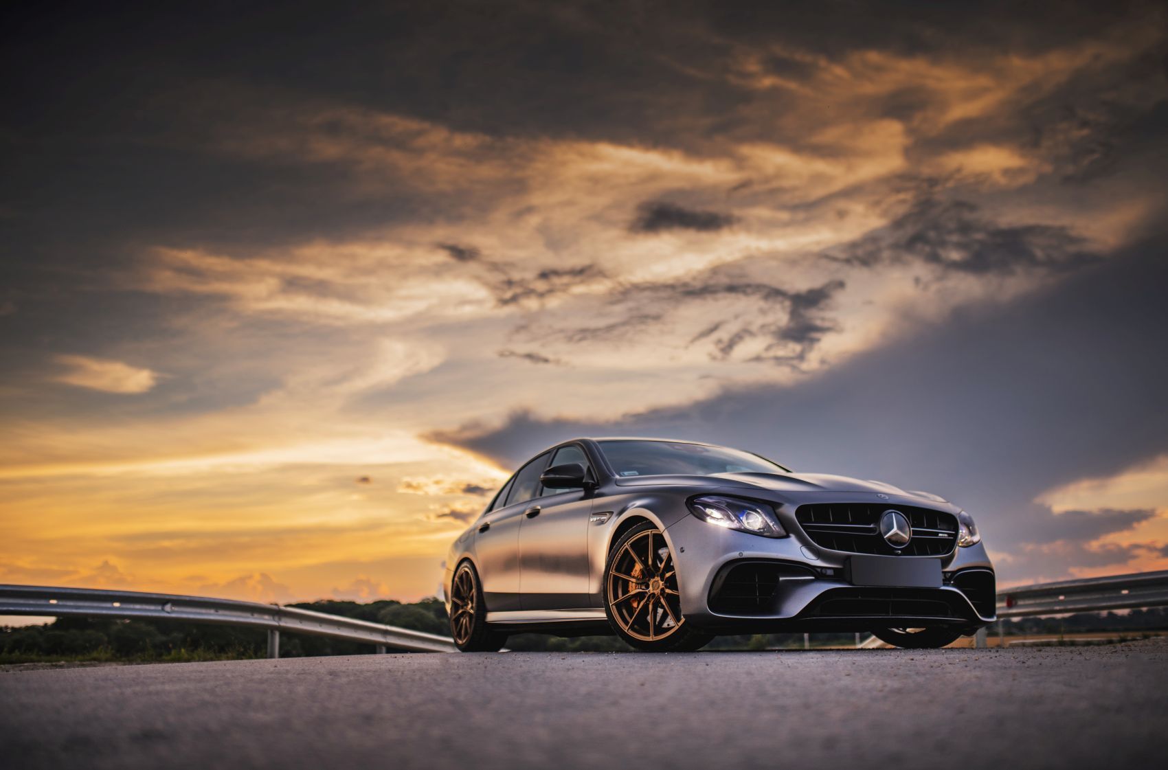 1700x1121 Mercedes Benz E Class / E63