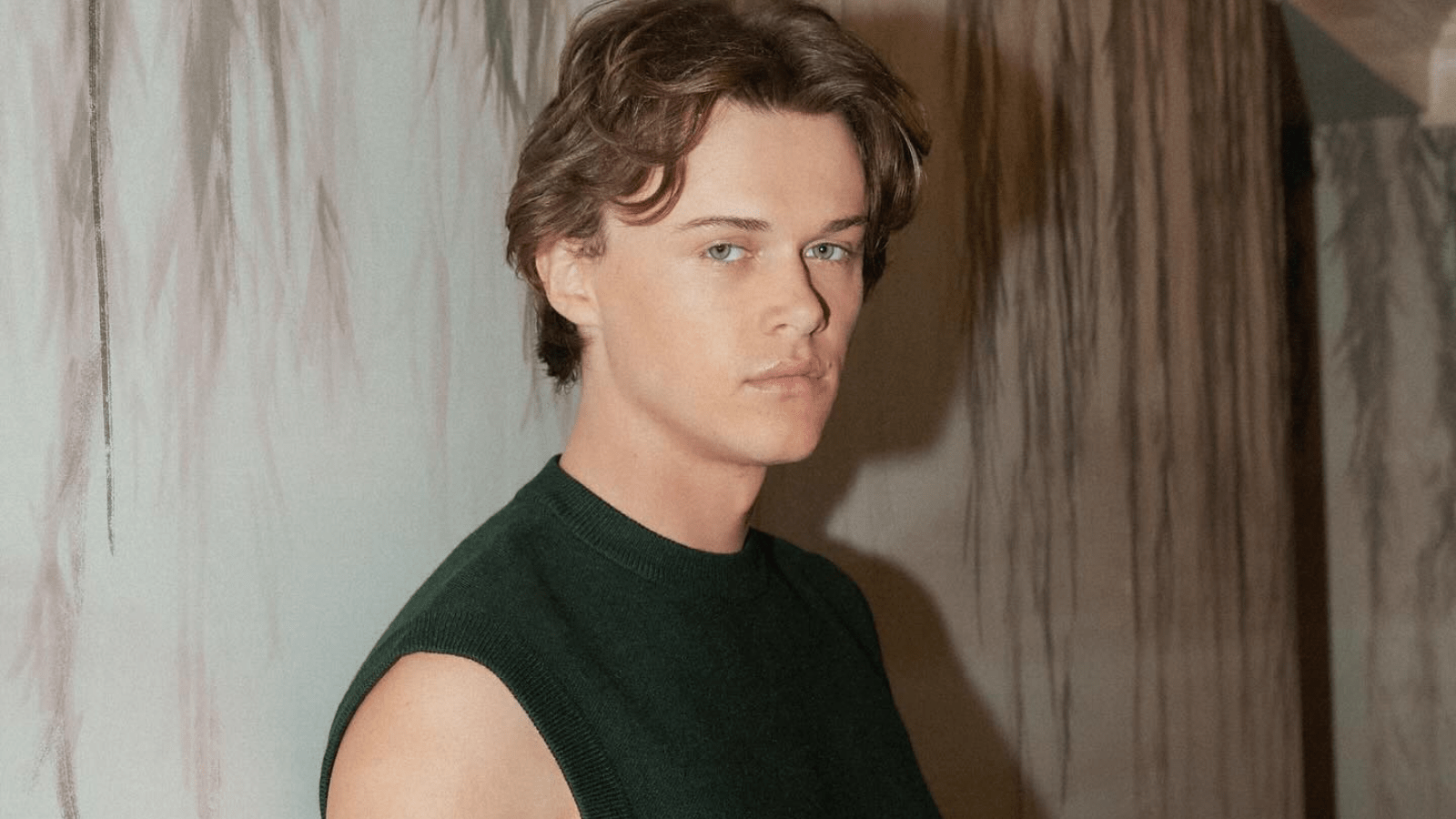 1600x900 The Summer I Turned Pretty's Christopher Briney Is Conrad Fisher Of Our Dreams