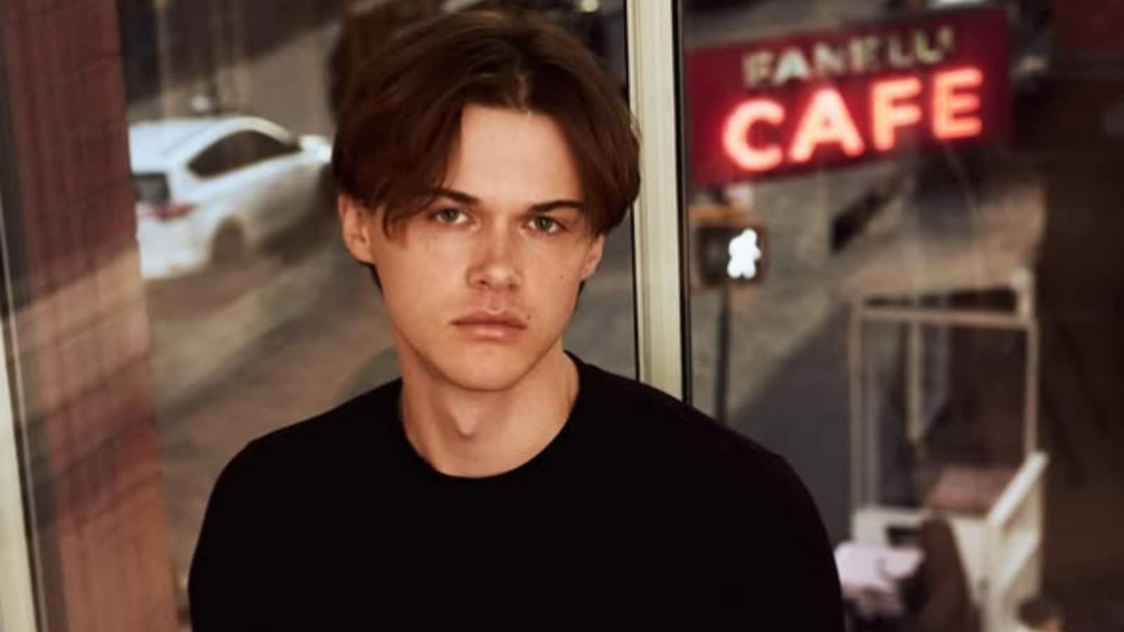 1600x900 Christopher Briney To Lead Christmas Rom Com Clashingw