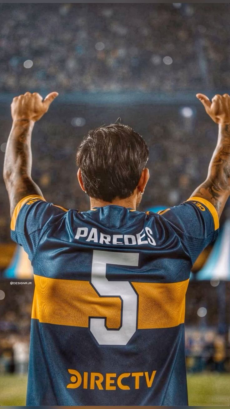 736x1308 Leandro Paredes