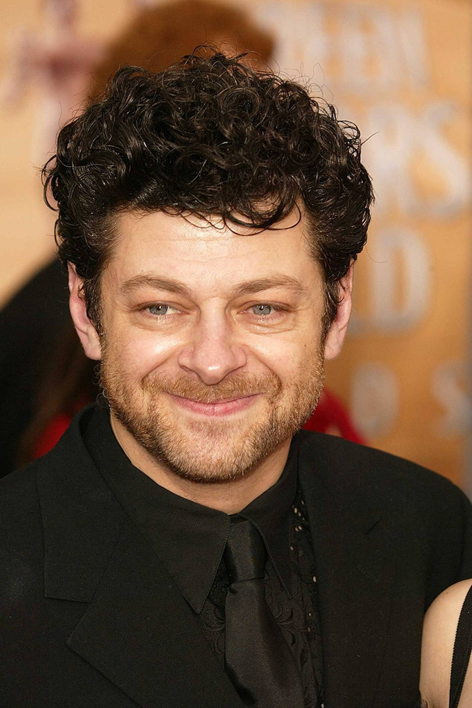 950x1425 Download Andy Serkis With Rugged Hair Wallpaper