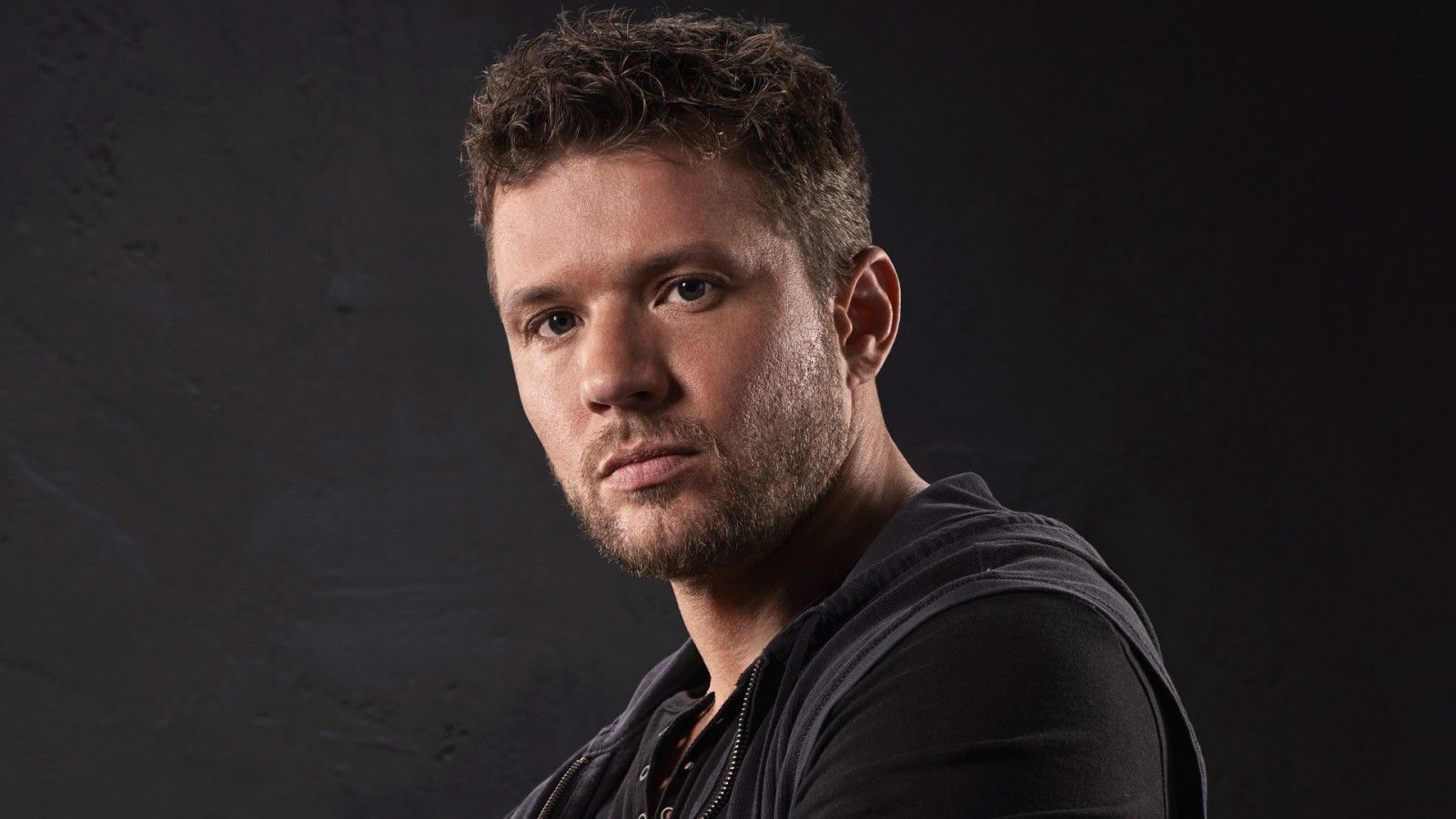 1600x900 Actor Ryan Phillippe With Black And Gray Background HD Ryan Phillippe Wallpaper