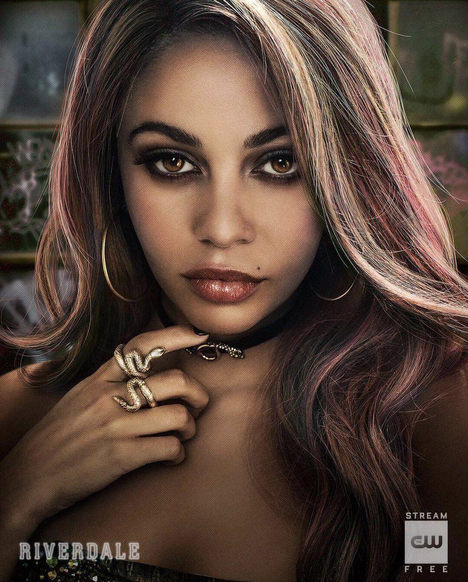 965x1200 Toni Topaz