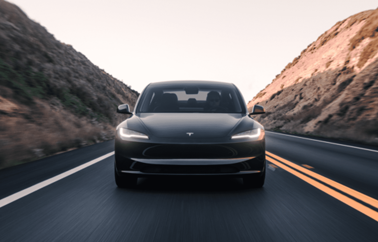 1260x806 Tesla's stock hasn't fallen enough