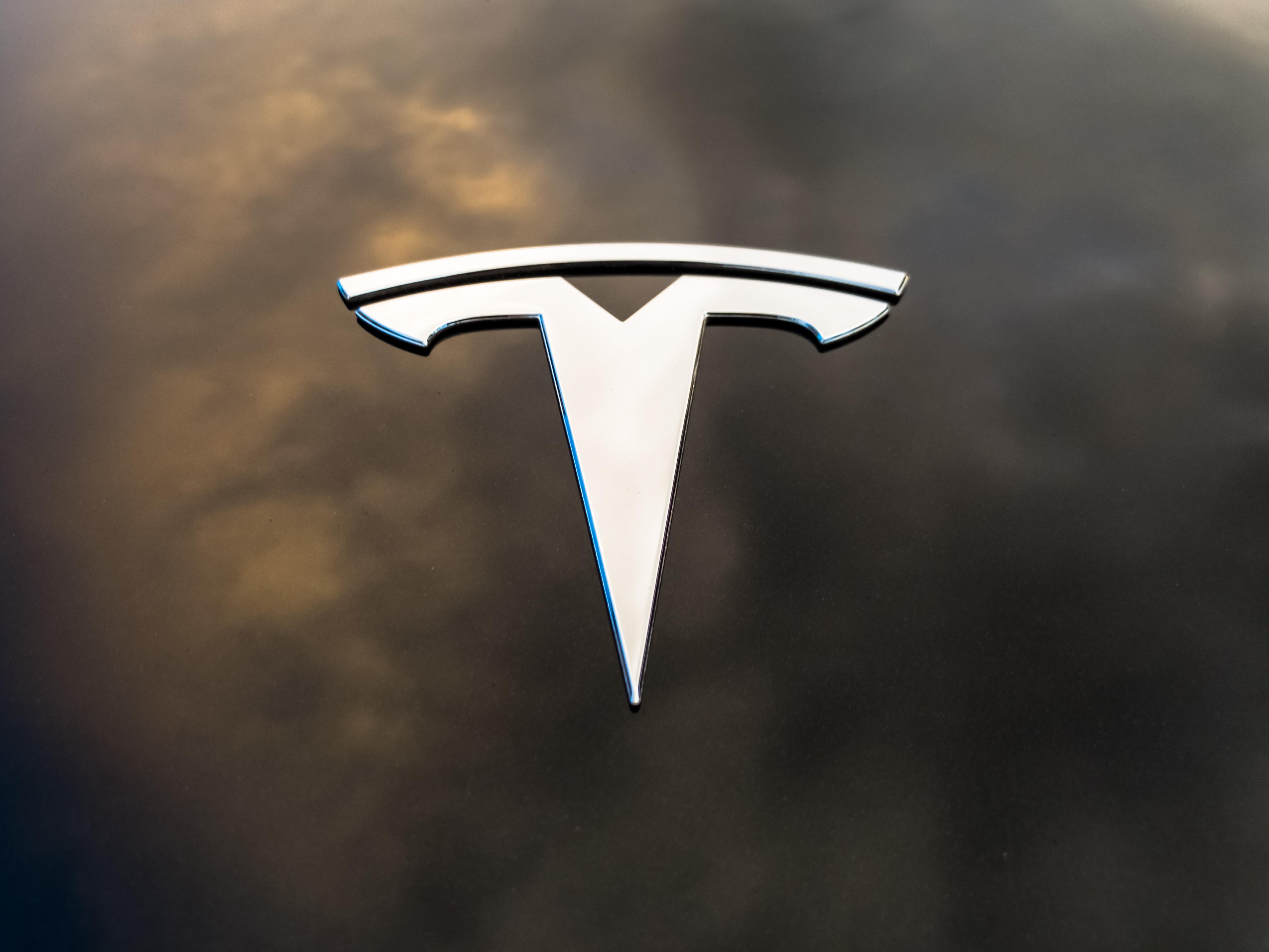 4032x3024 Tesla Stock Slumps 5% after Cybertruck Reveal
