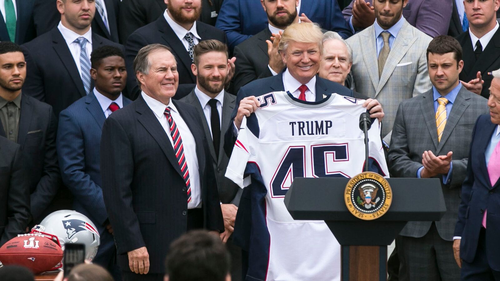 1600x900 Patriots' Belichick Won't Accept Award From Trump