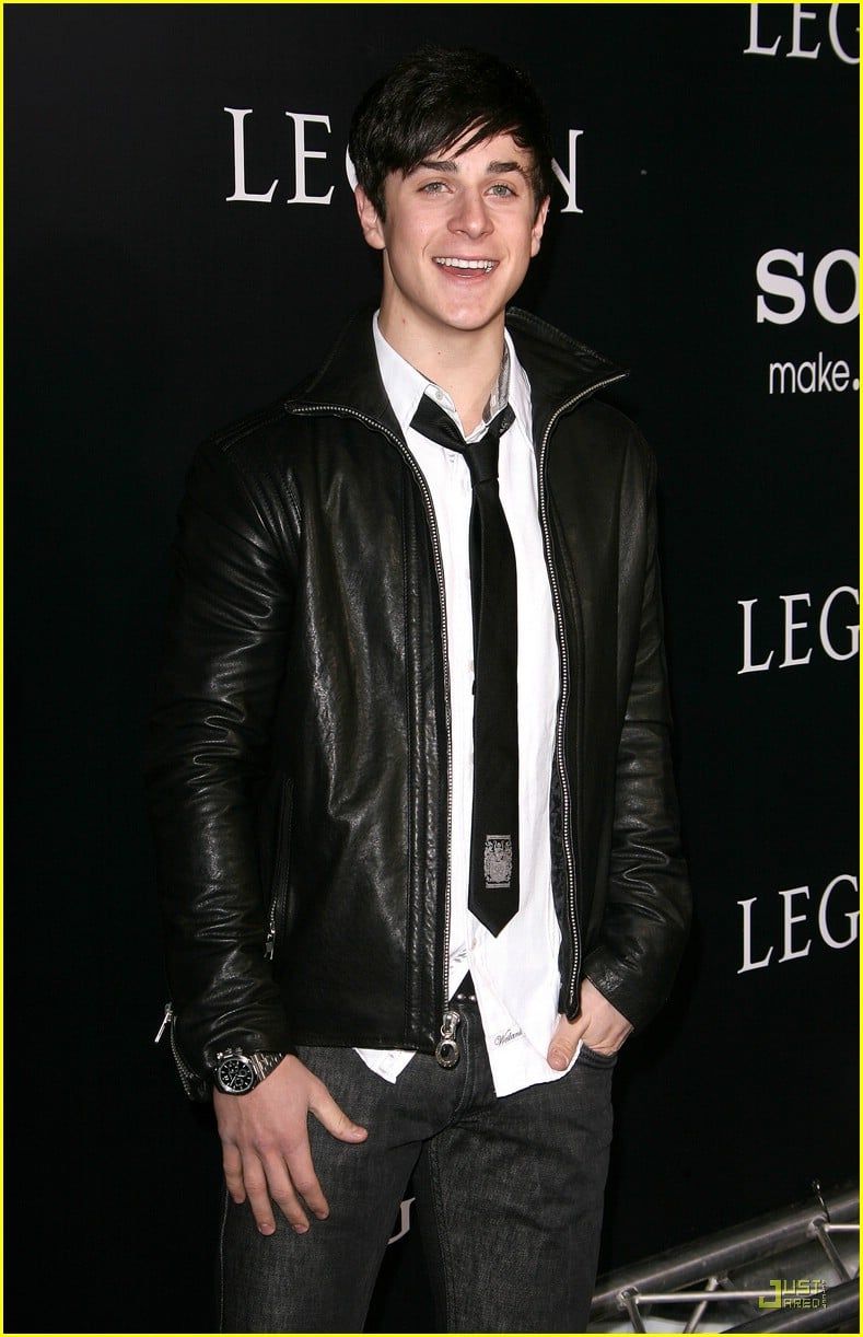 789x1222 David Henrie is a Legion Lad: Photo 355780. David Henrie Picture. Just Jared Jr