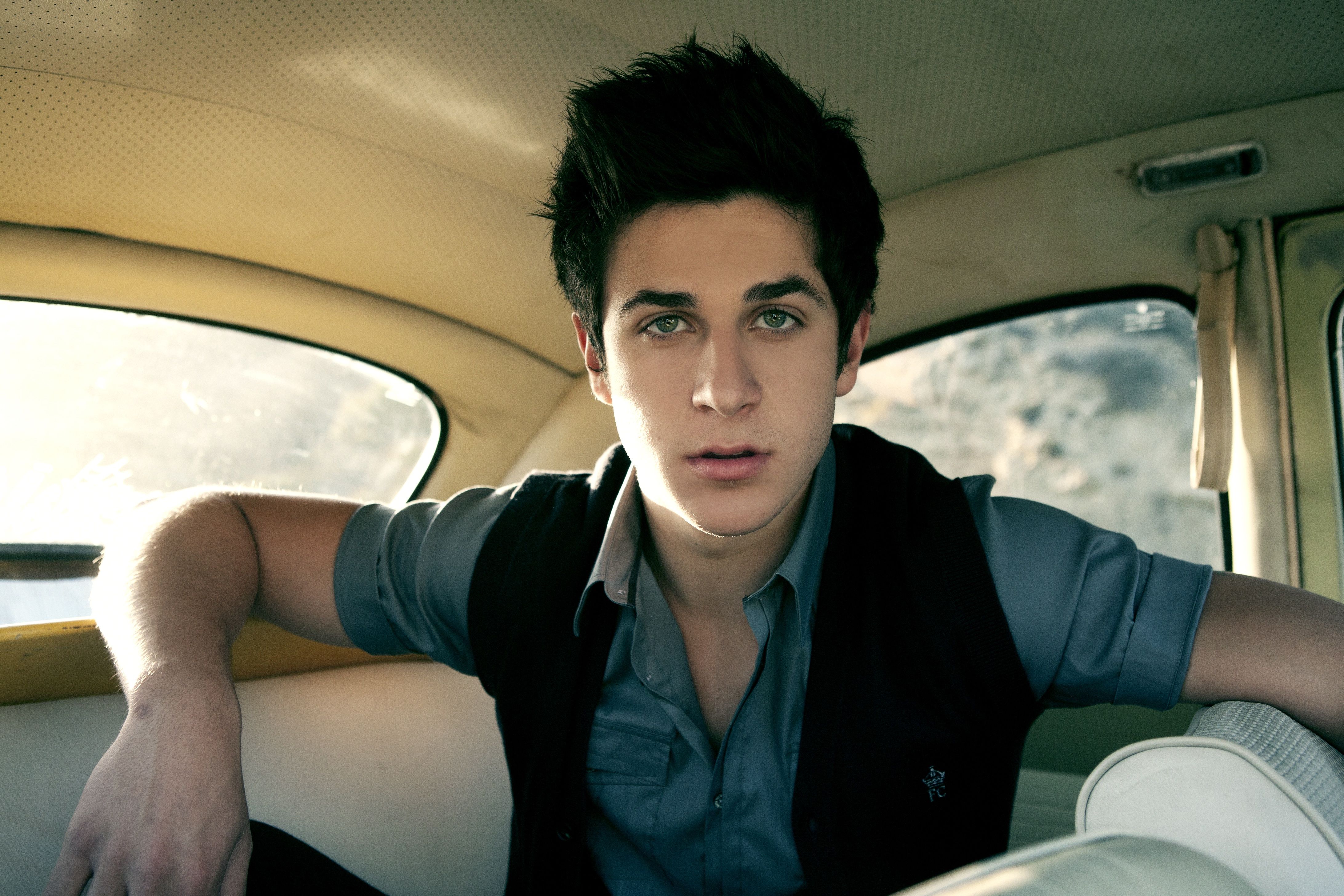 4368x2912 David Henrie