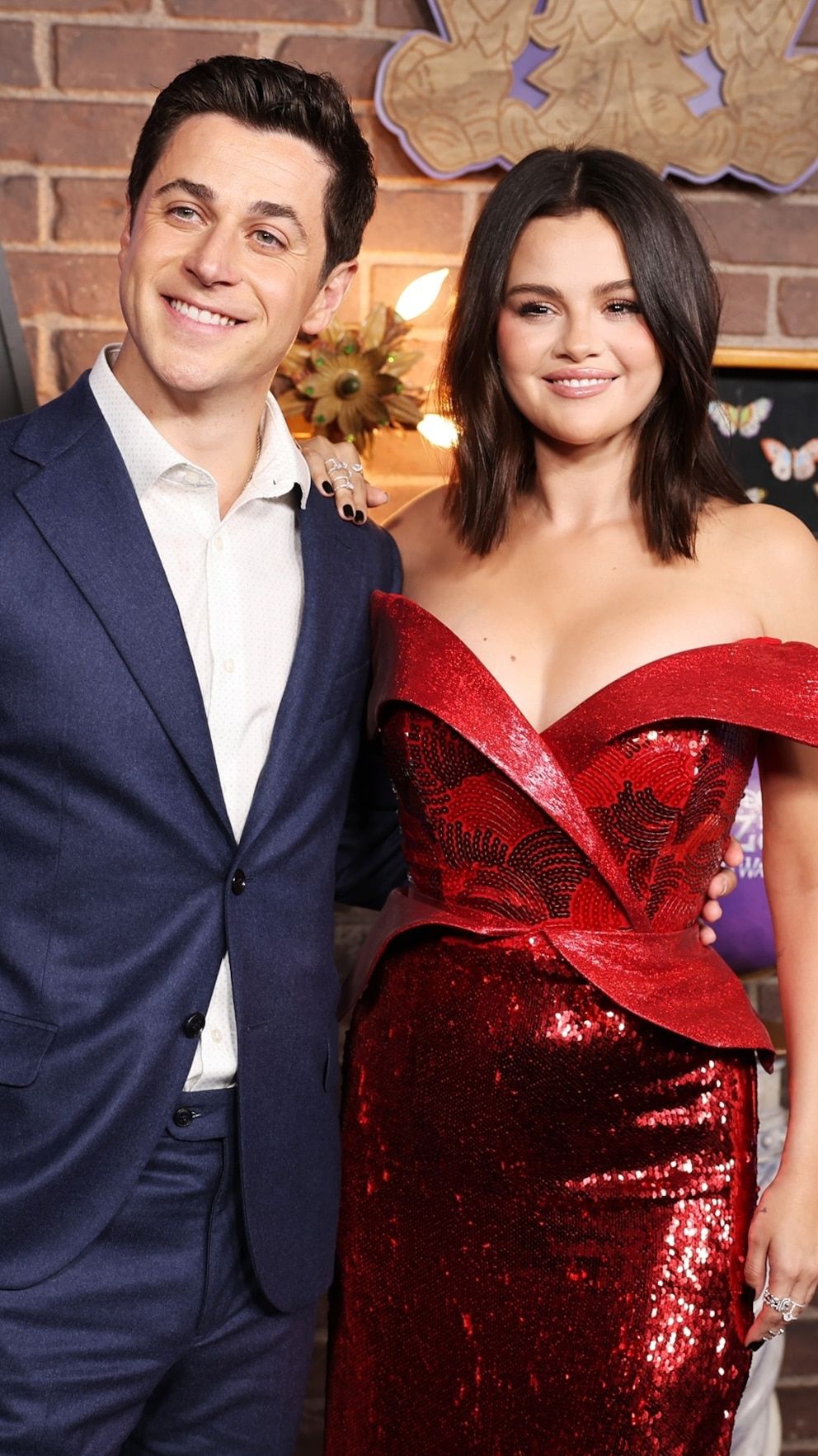 992x1764 Selena Gomez, David Henrie say 'Wizards Beyond Waverly Place' is a 'love letter' to fans