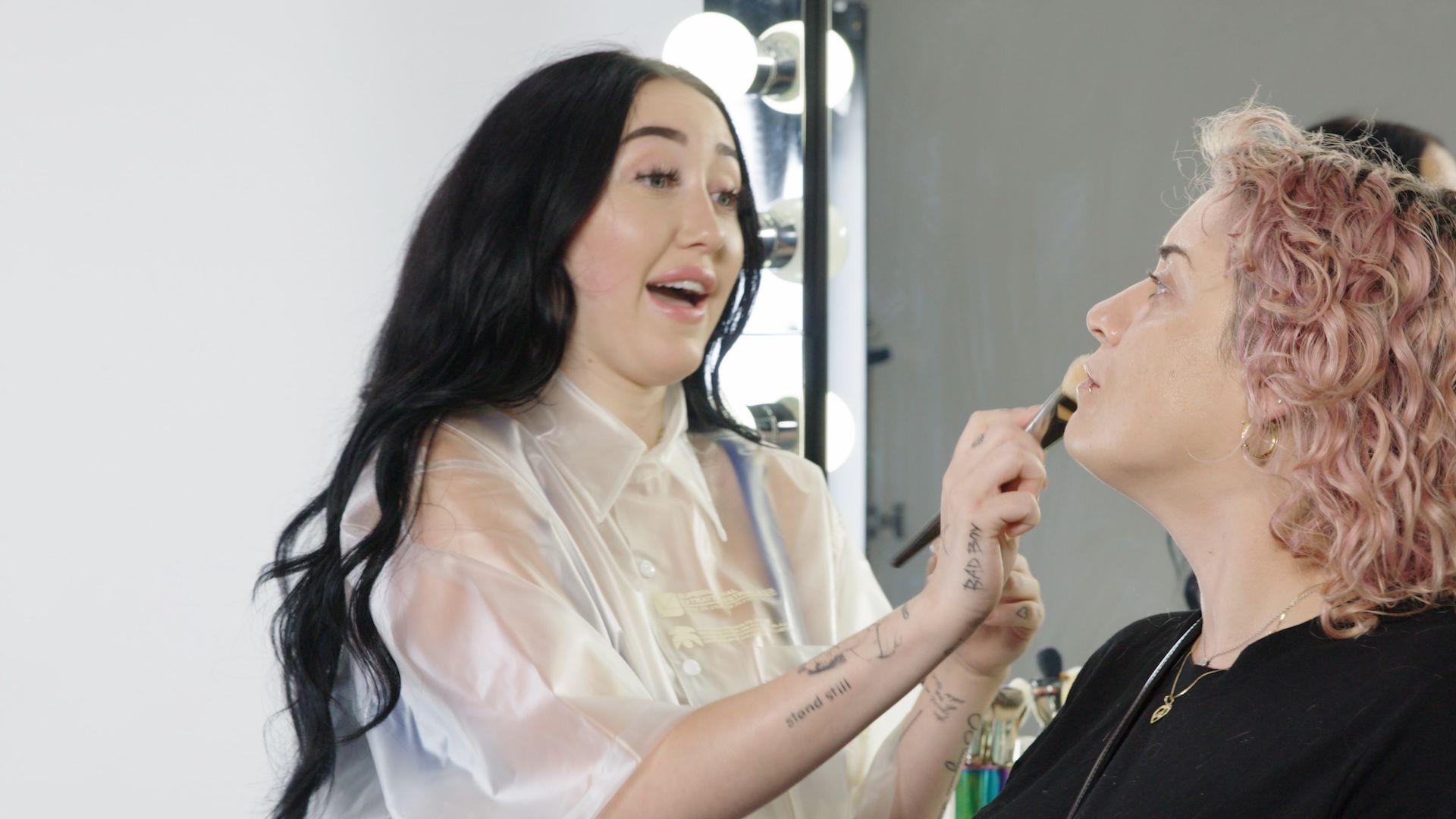 1920x1080 Watch Noah Cyrus Do Her Makeup Artist's Makeup