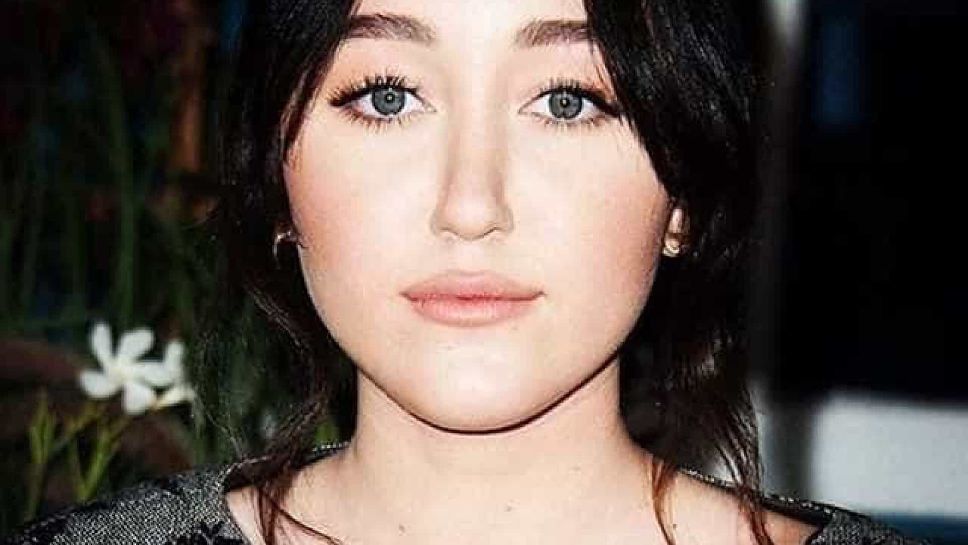 1920x1080 Miley Cyrus Sister Gives Talk While Publishing Video on Smoking