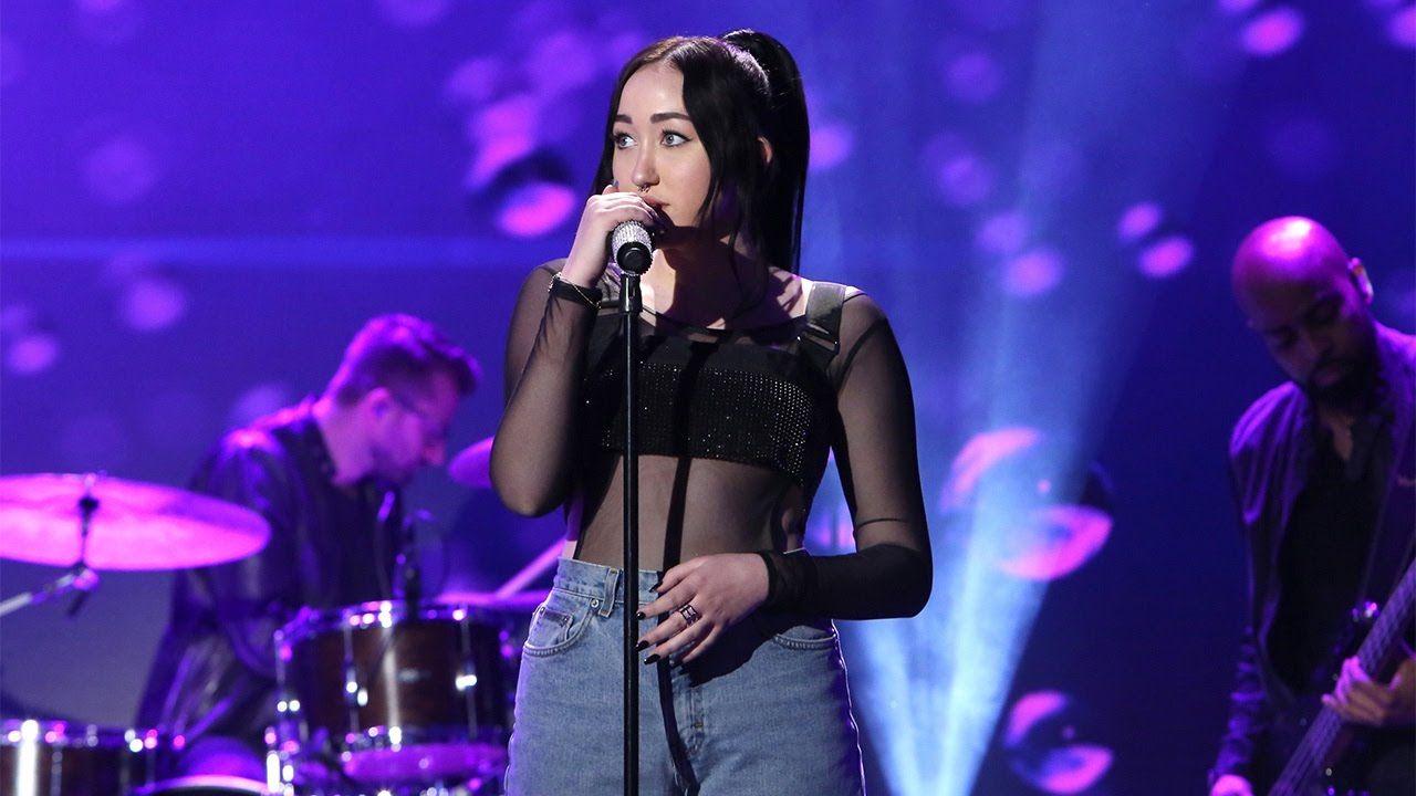 1280x720 Noah Cyrus Performs 'Make Me (Cry)' with Special Guest Labrinth