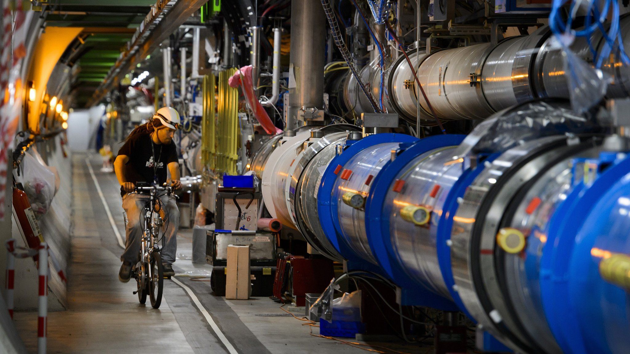 2048x1152 Large Hadron Collider: Weasel causes shutdown