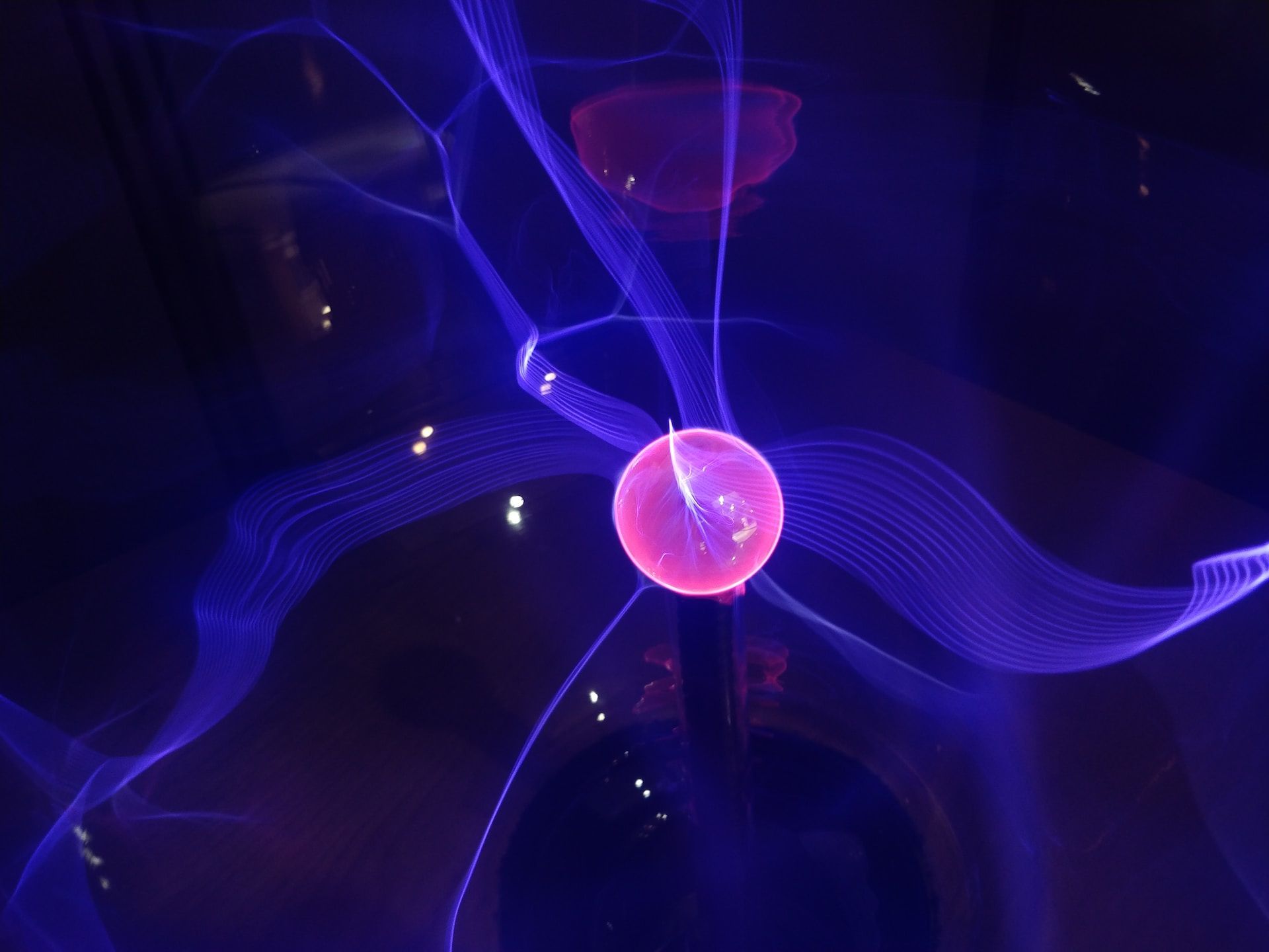1920x1440 Scientists discover neutrinos in collider for the first time