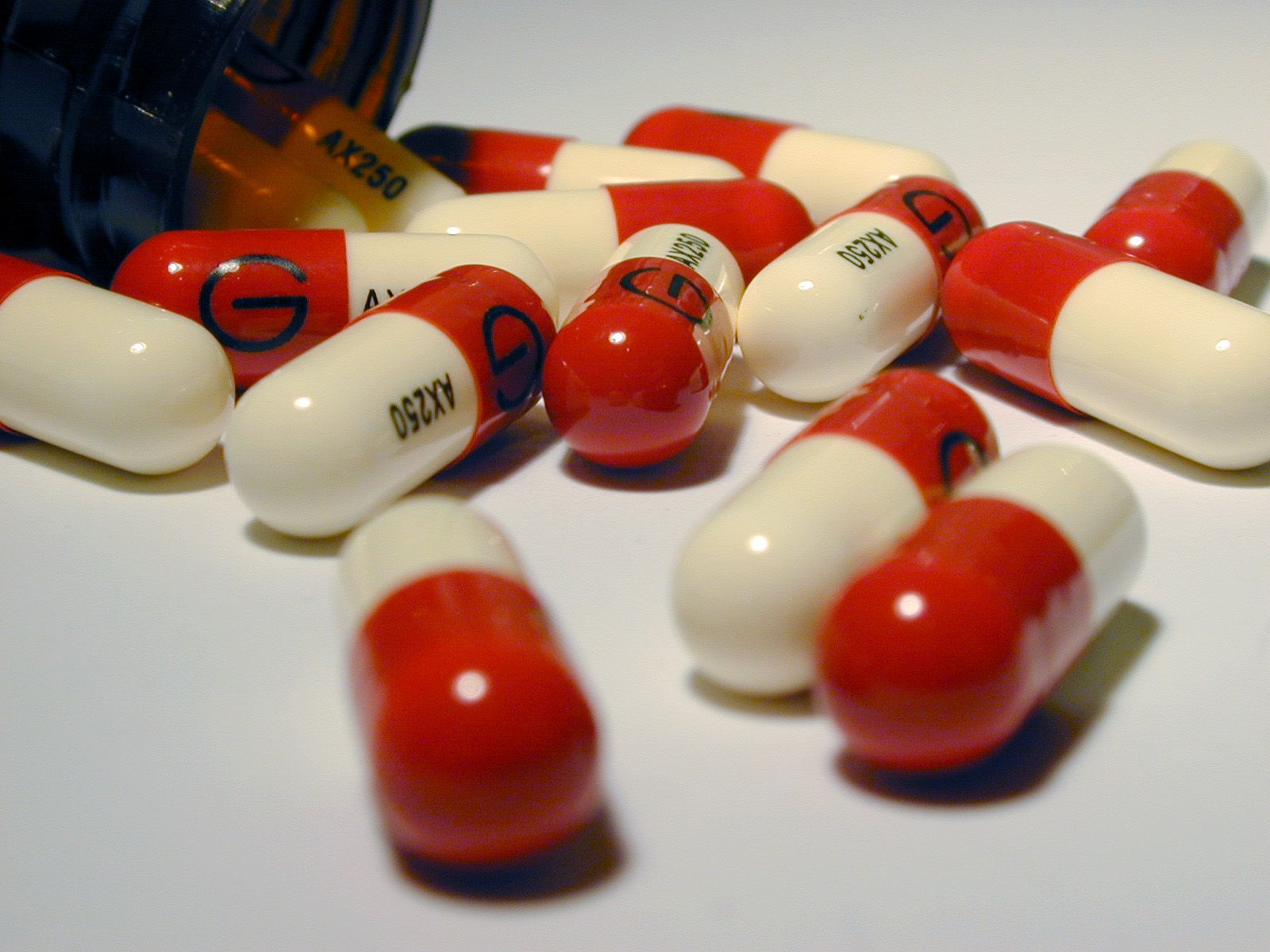 1600x1200 Free photo: Antibiotics, Capsules, Drugs