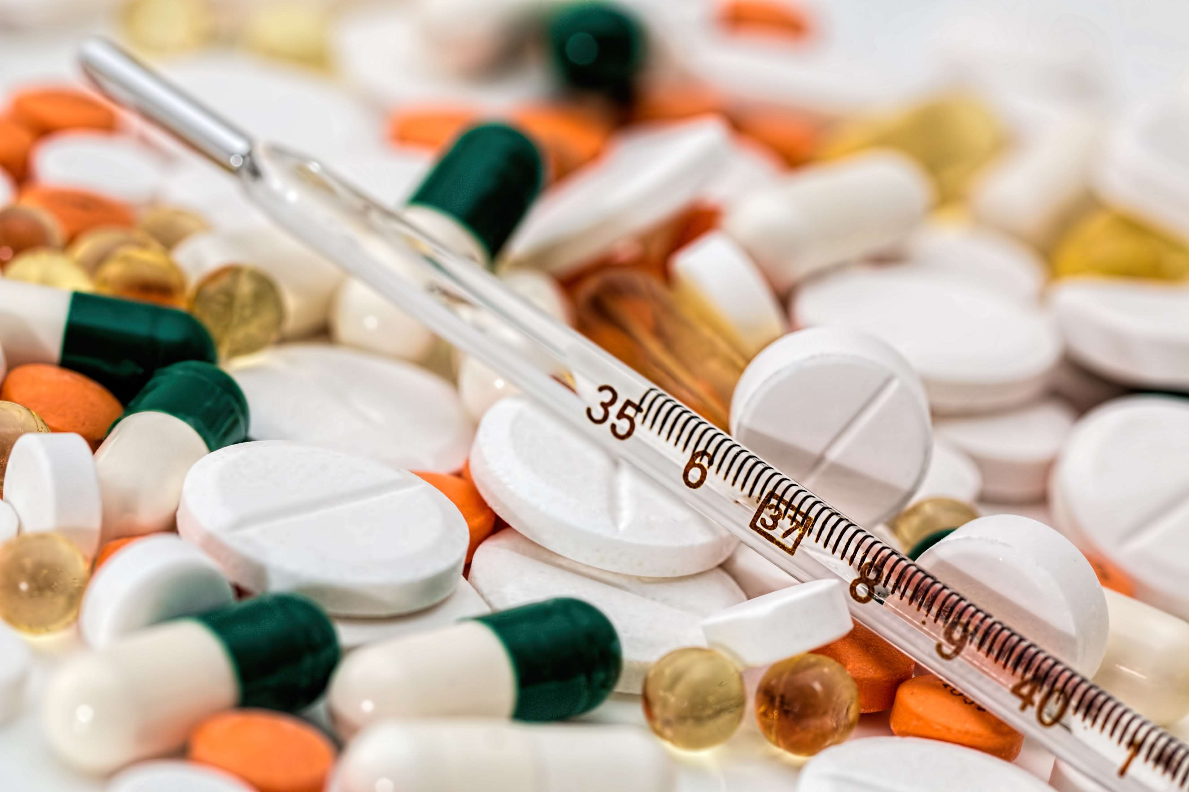 3840x2560 Antibiotics Wallpaper