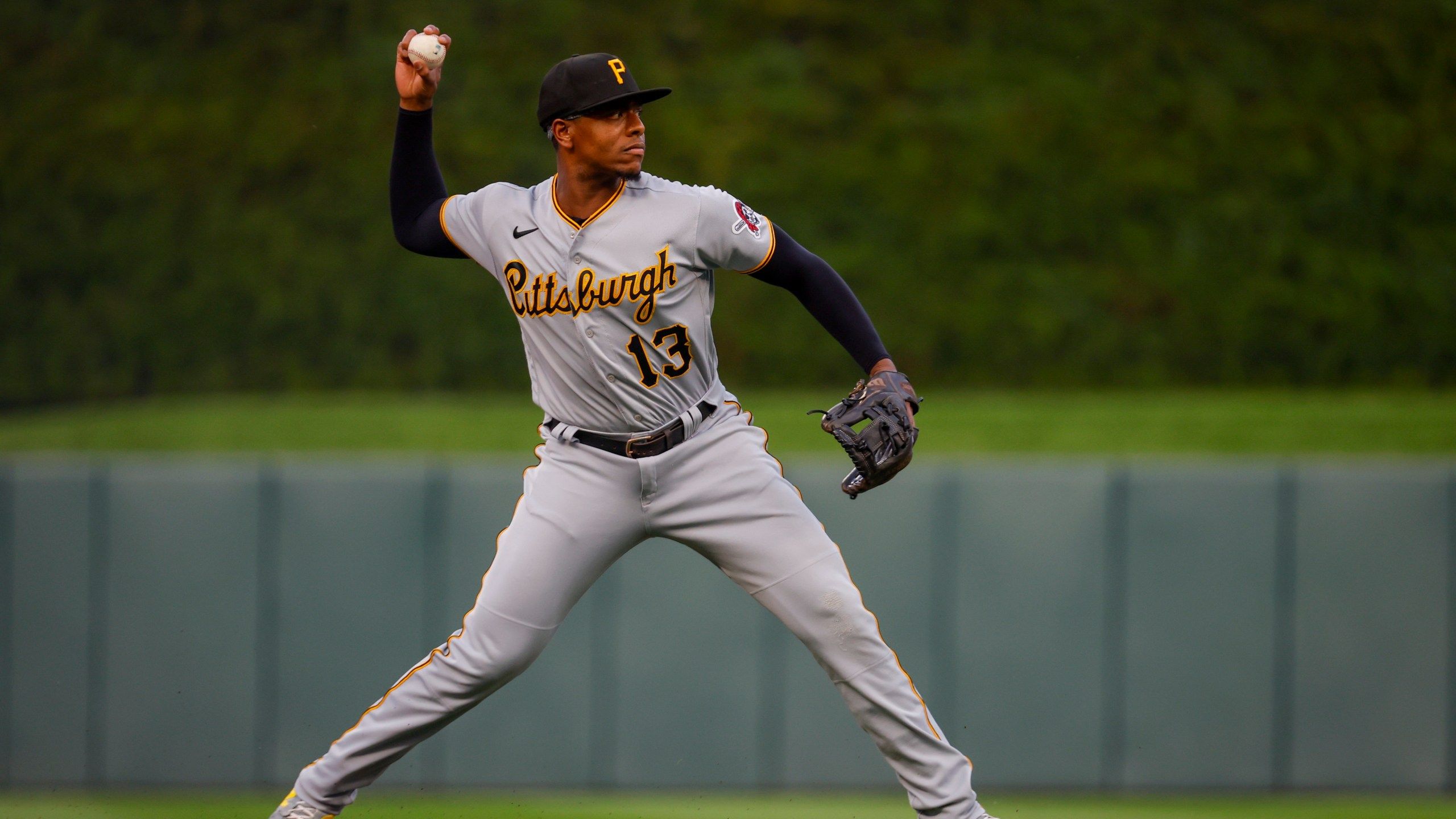 2560x1440 Pittsburgh Pirates' infielder Ke'Bryan Hayes named Gold Glove finalist