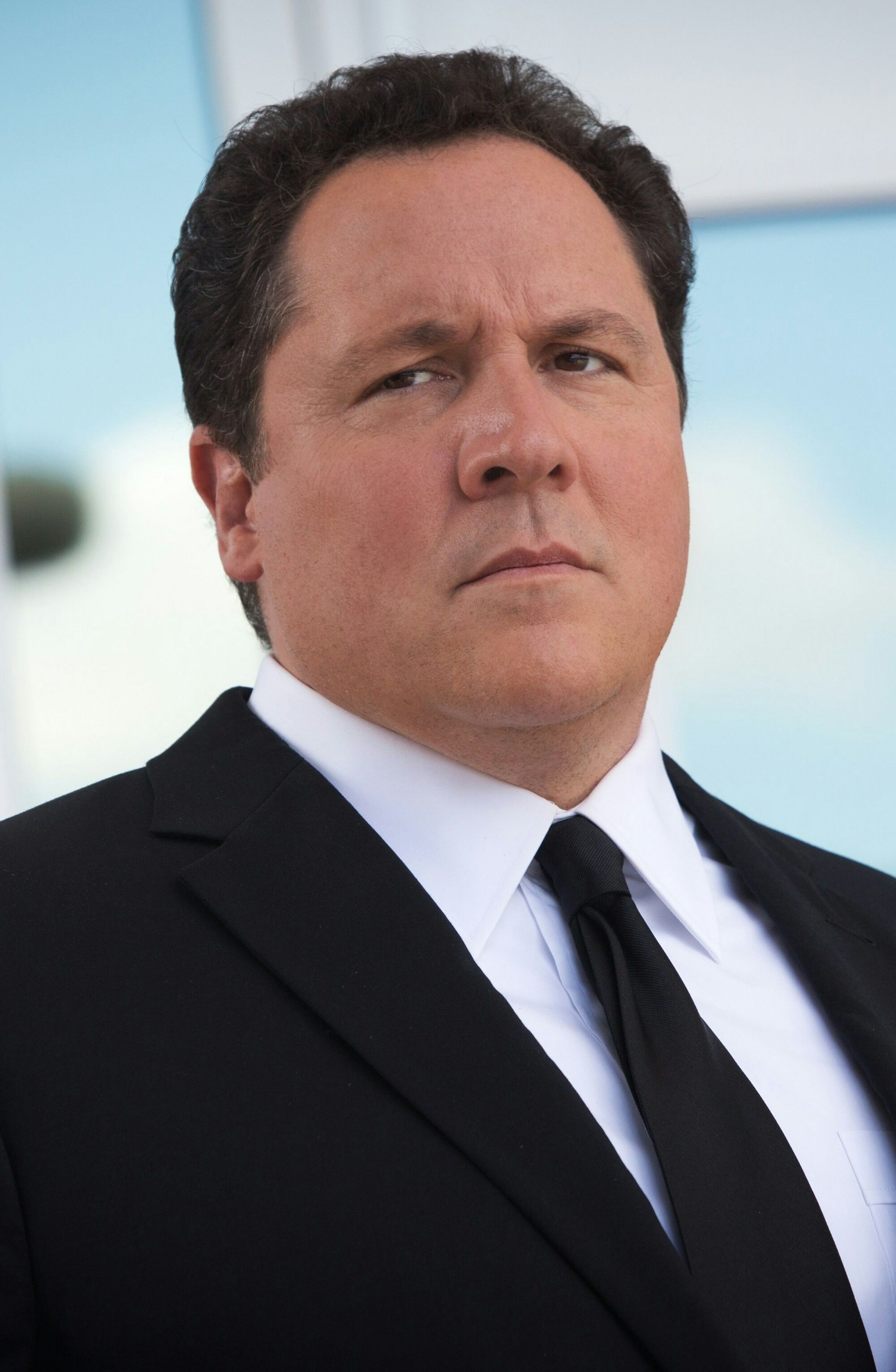 2000x3064 Jon Favreau (Happy Hogan) Wallpaper