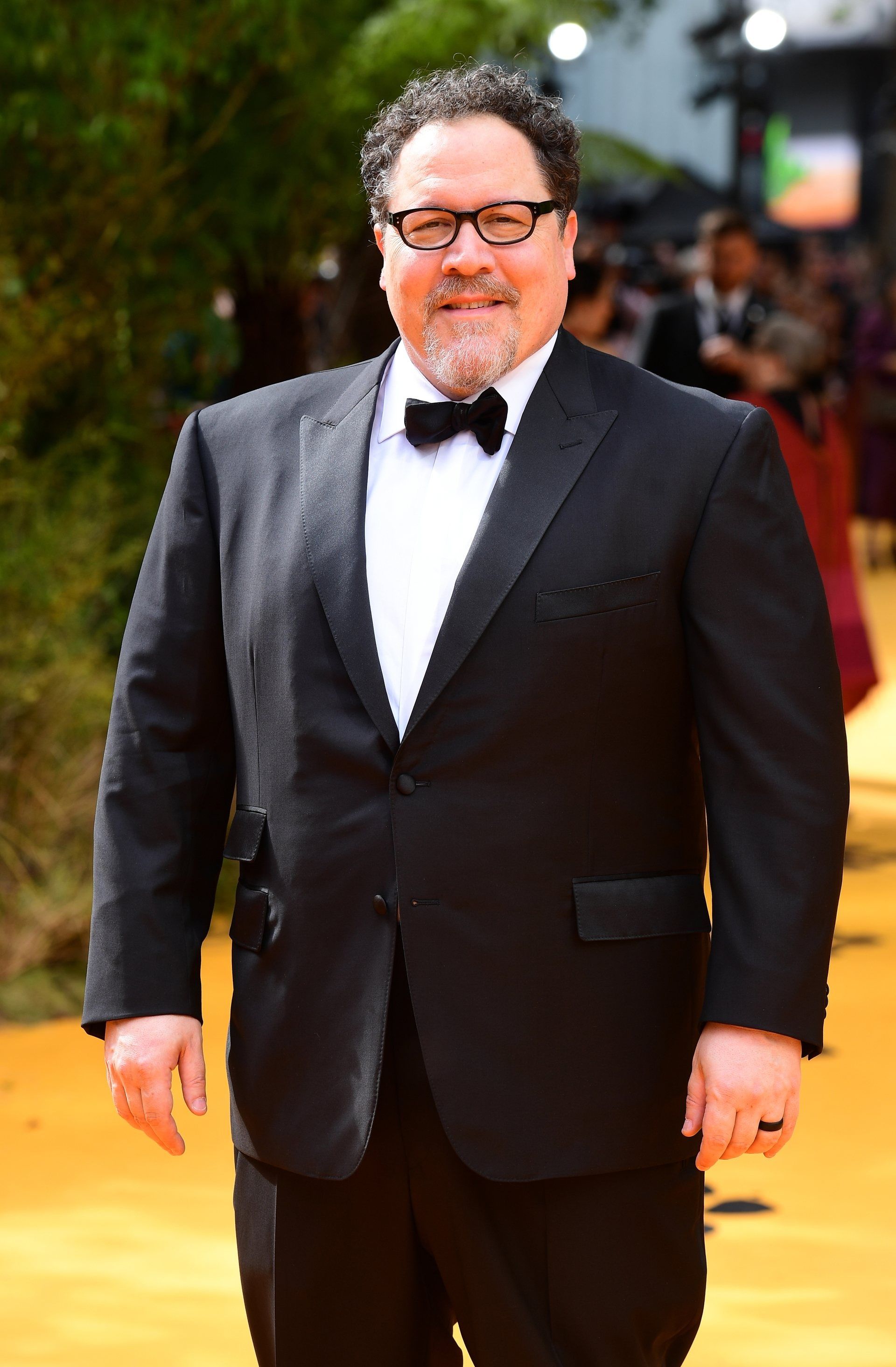 1920x2929 Jon Favreau Wallpaper