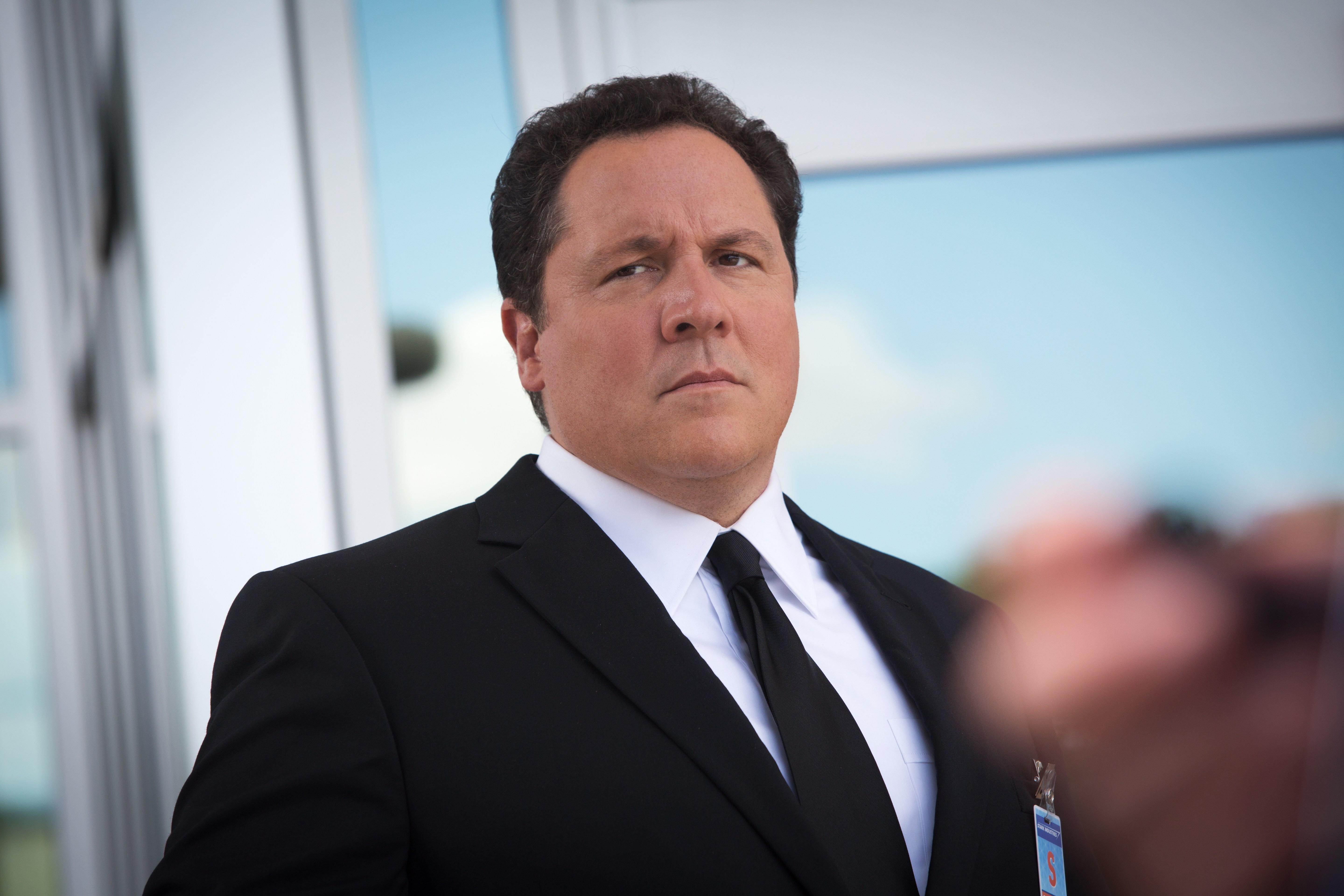 5760x3840 Jon Favreau Wallpaper