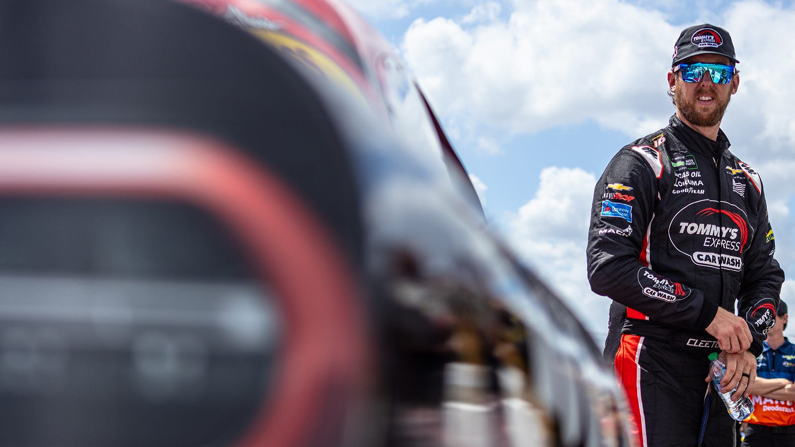 1600x900 TC Daily Pit Stop: Cleetus McFarland Set For Second O'Reilly Series Start; Daniel Dye to Attempt Cup Debut