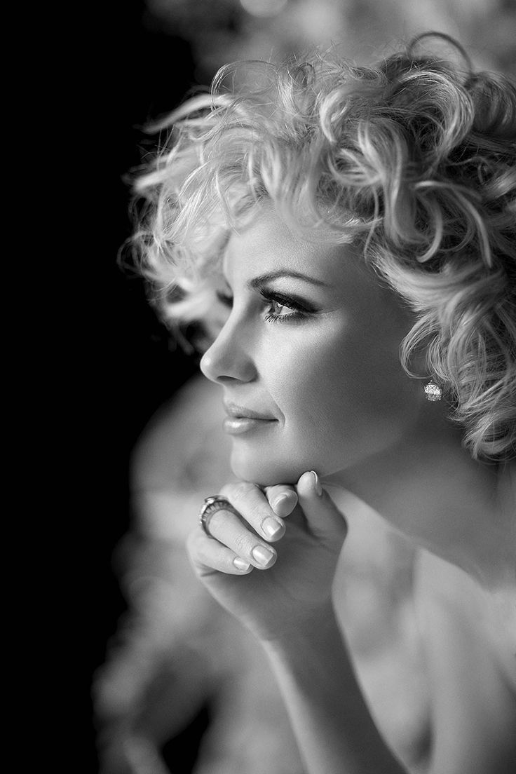 736x1104 Faith Hill, female celebrity face profile portrait photograph #headshot T: FaithHill