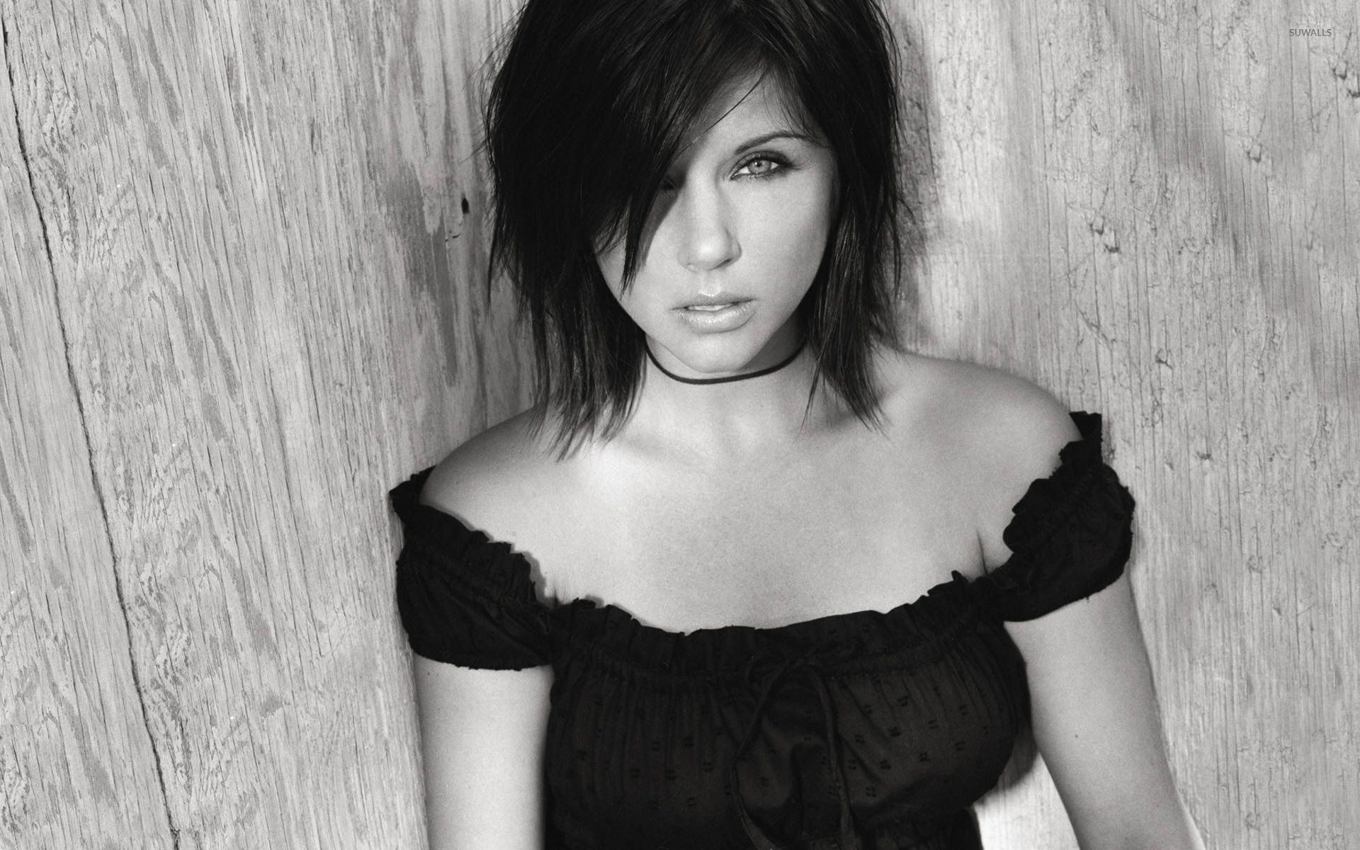 1920x1200 Tiffani Amber Thiessen [9] Wallpaper Wallpaper