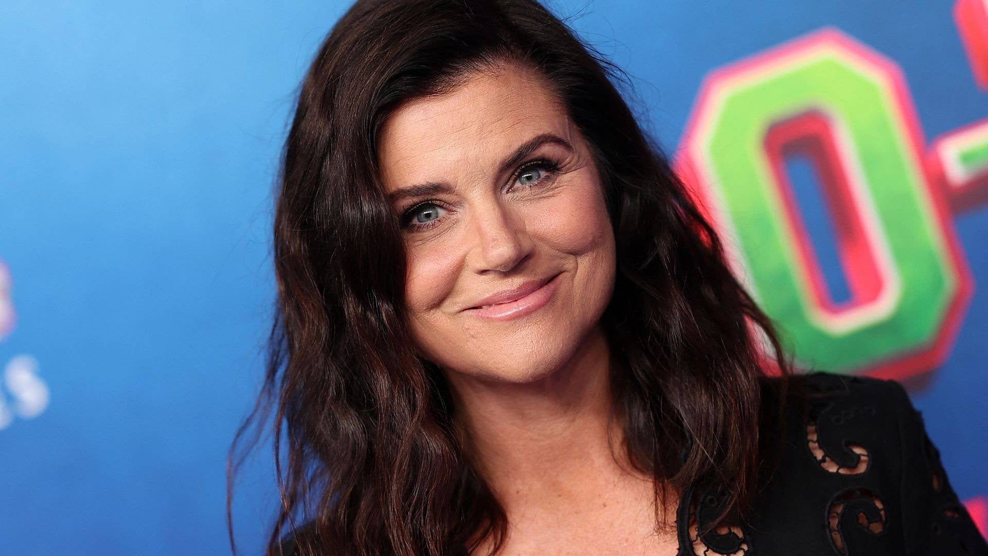 1920x1080 Meet '90s star Tiffani Thiessen's actor husband and their two lookalike children. HELLO!