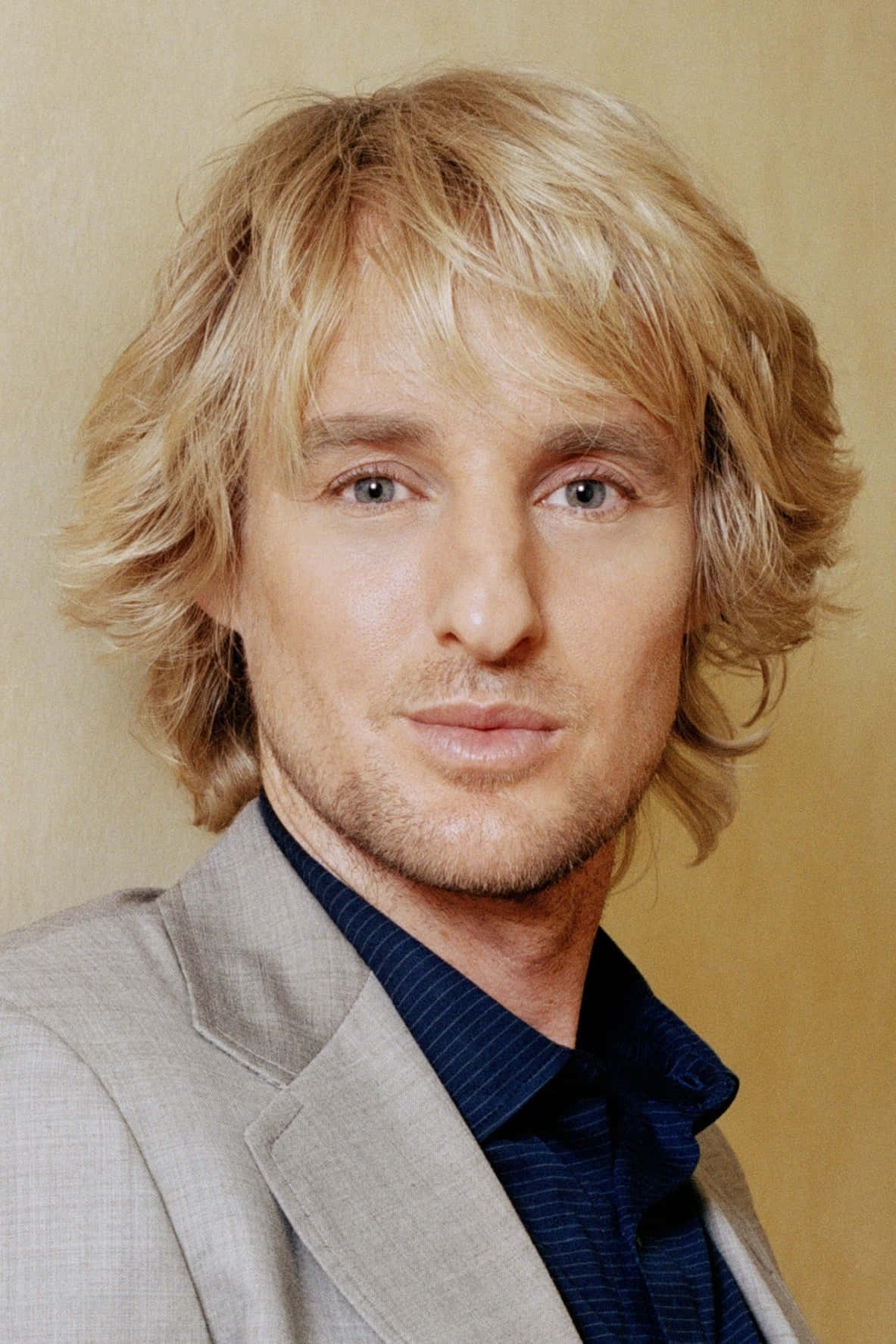 1183x1774 Download Owen Wilson sharing a moment of joy. Wallpaper