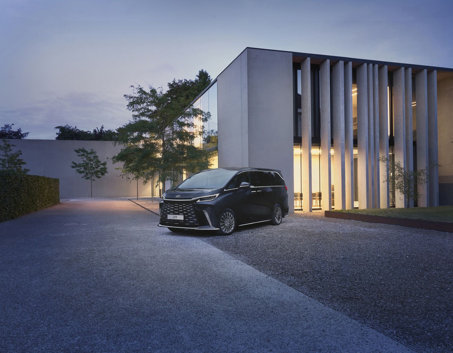 1541x1200 ALL NEW LEXUS LM DPL PRESS KIT