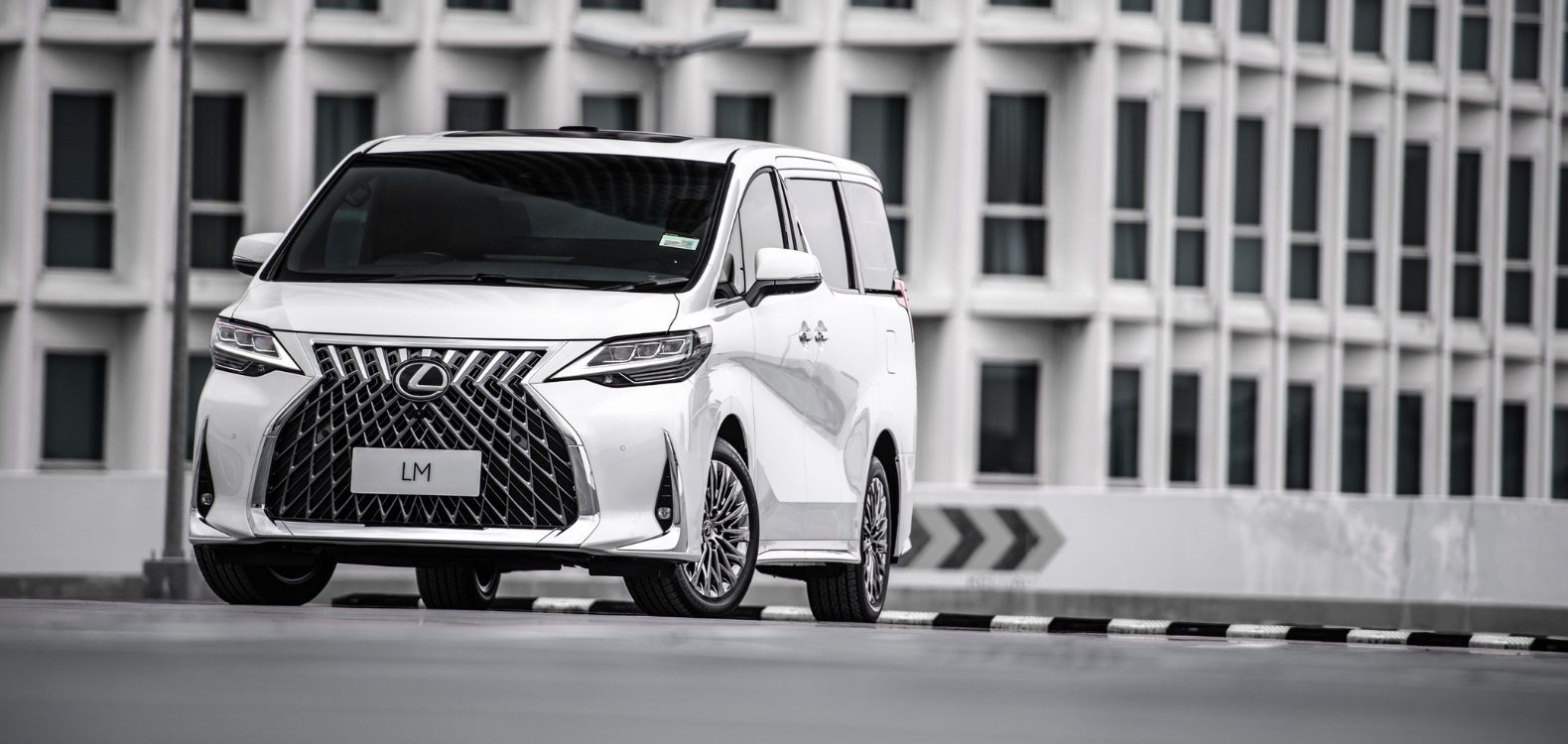 1580x750 Oh, to be chauffeured around in a Lexus LM 350