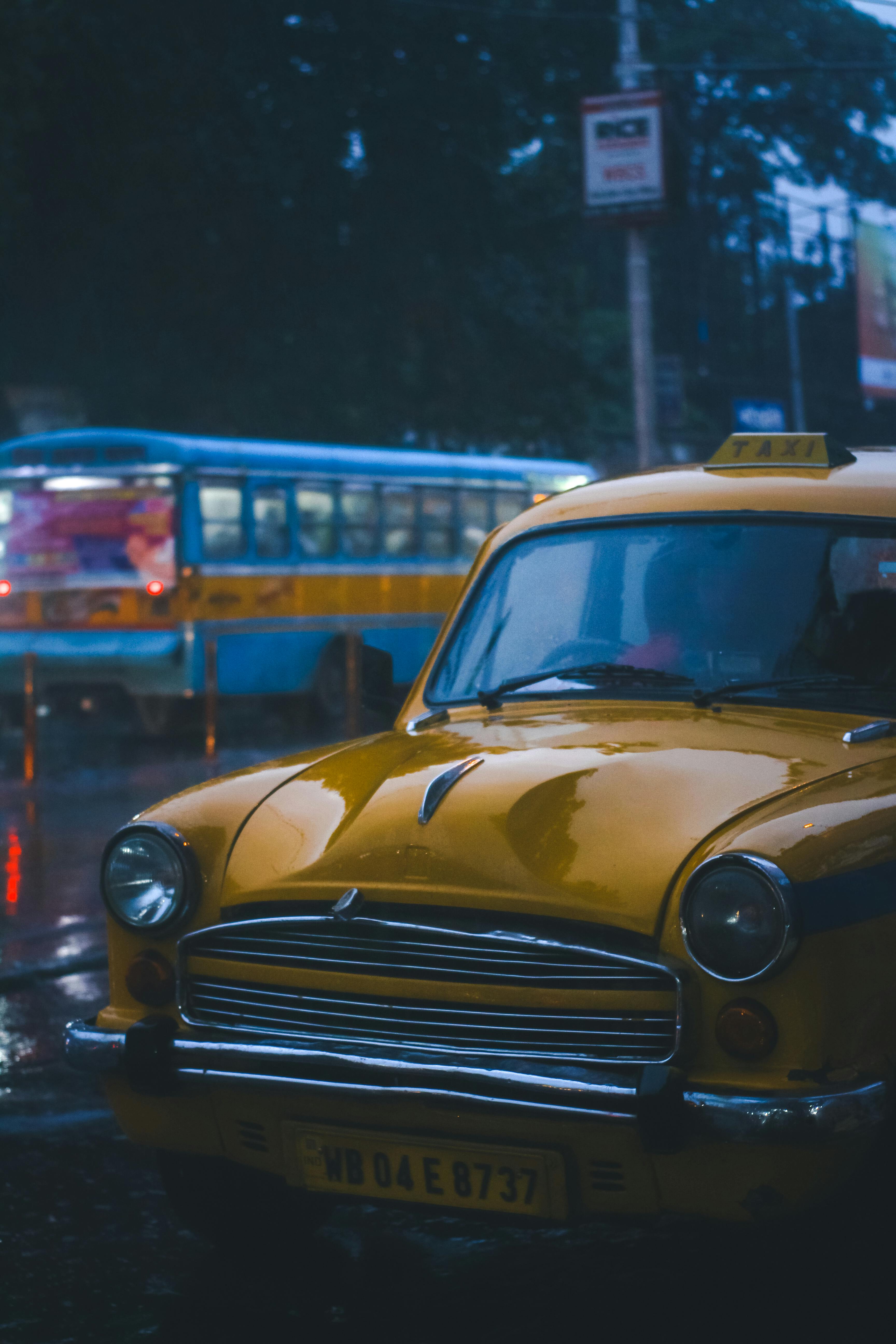 3456x5184 Yellow Taxi on the Road · Free