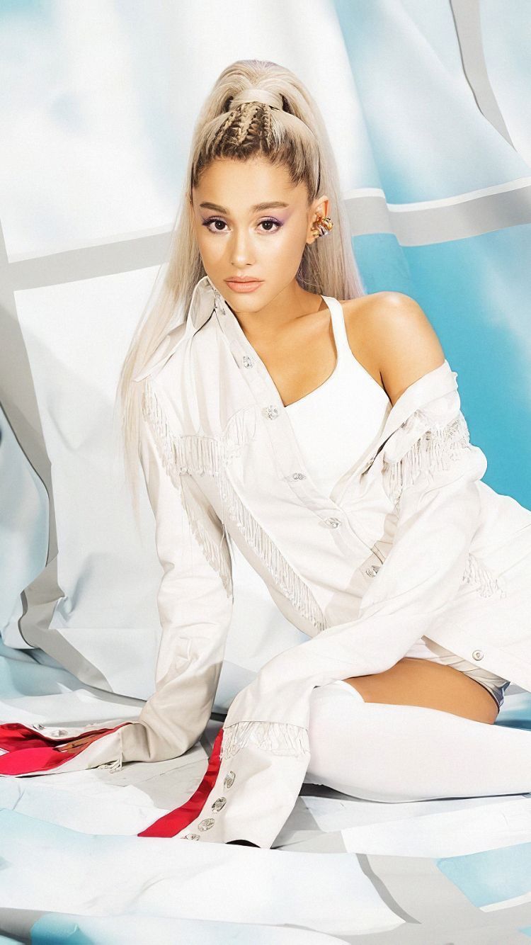 750x1334 Phone wallpaper: Ariana Grande, Celebrity, Singer, American, Actress 1385376