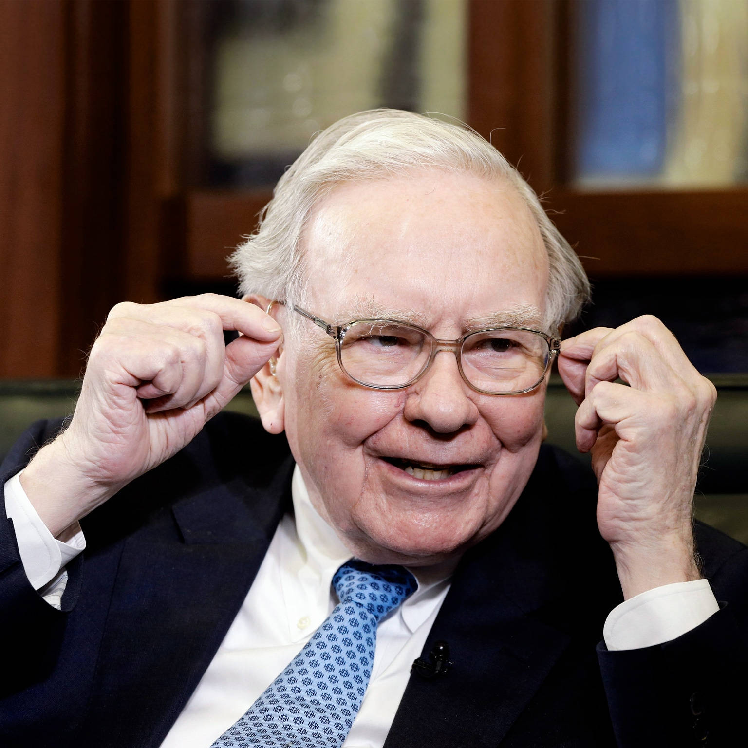 1536x1536 Download Berkshire Hathaway CEO, Warren Buffett Wallpaper