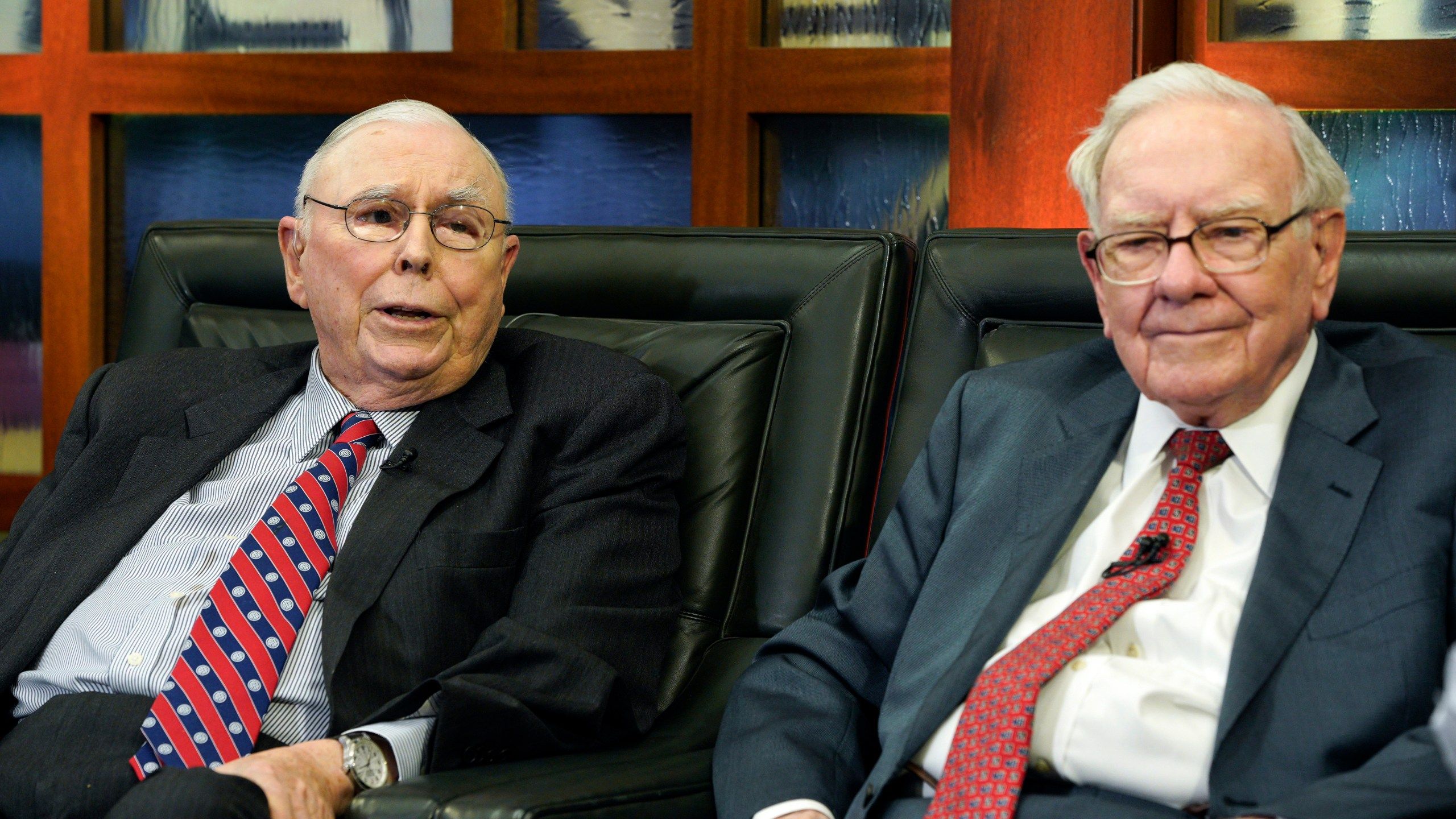 2560x1440 Charlie Munger, who helped Warren Buffett build investment powerhouse Berkshire Hathaway, dies