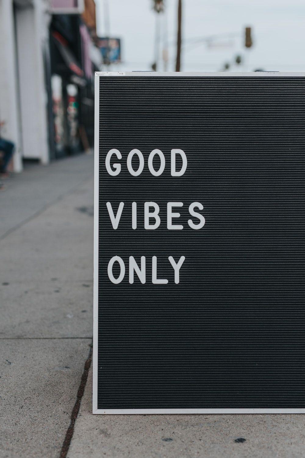 1000x1500 good vibes only text photo