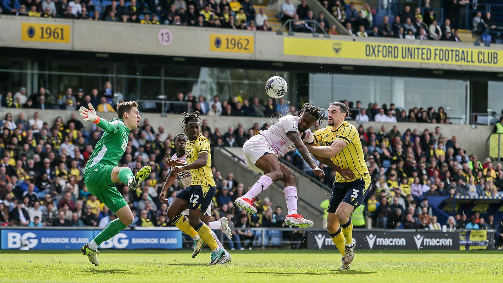 1600x900 Gallery • Oxford United v Posh