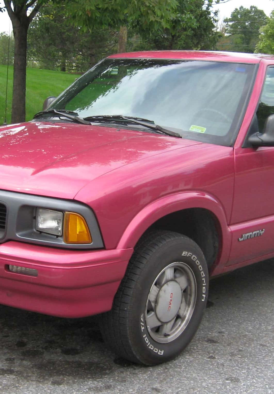 1062x1527 Gmc Jimmy Wallpaper