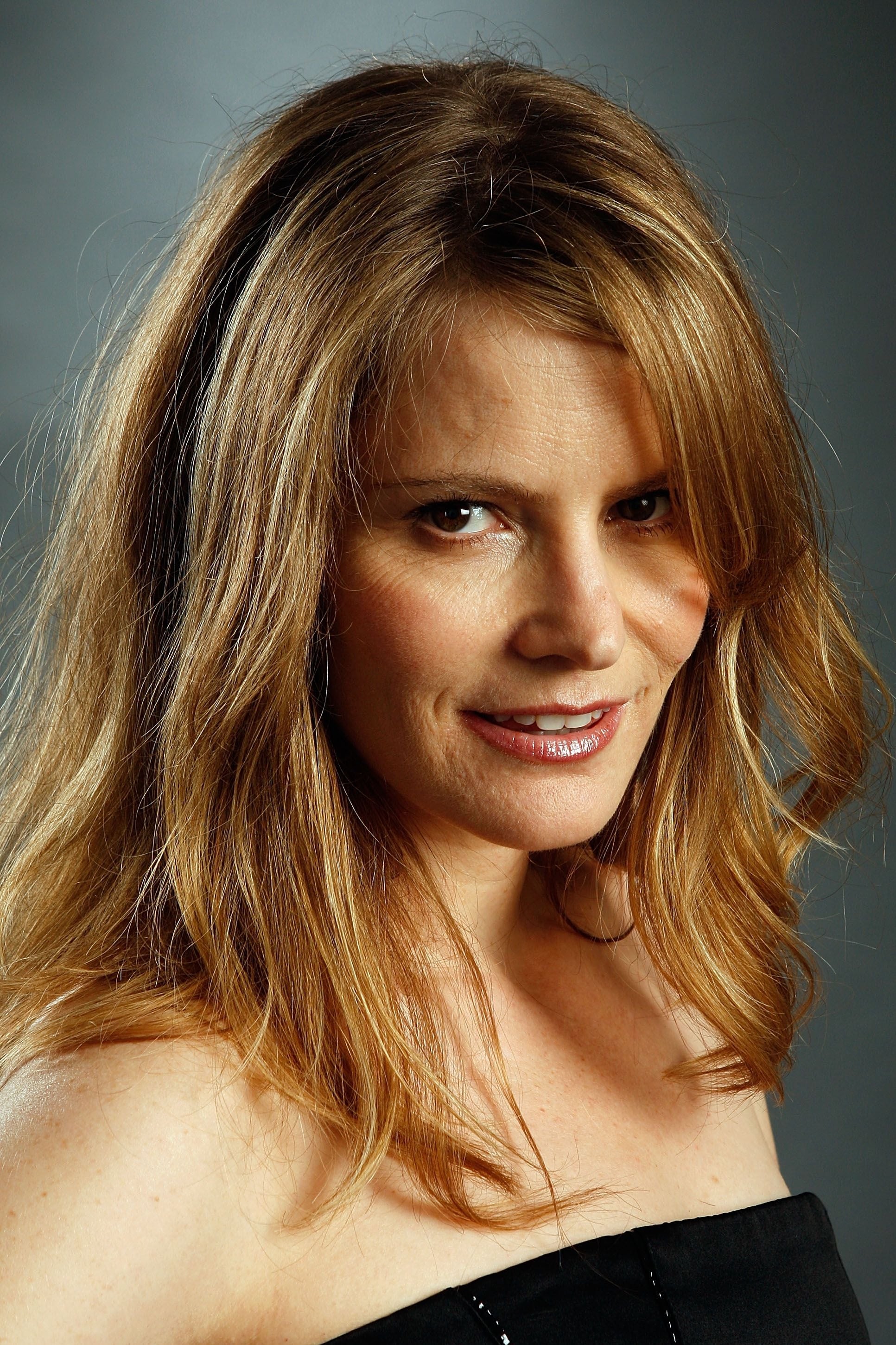 1933x2900 Jennifer Jason Leigh Image