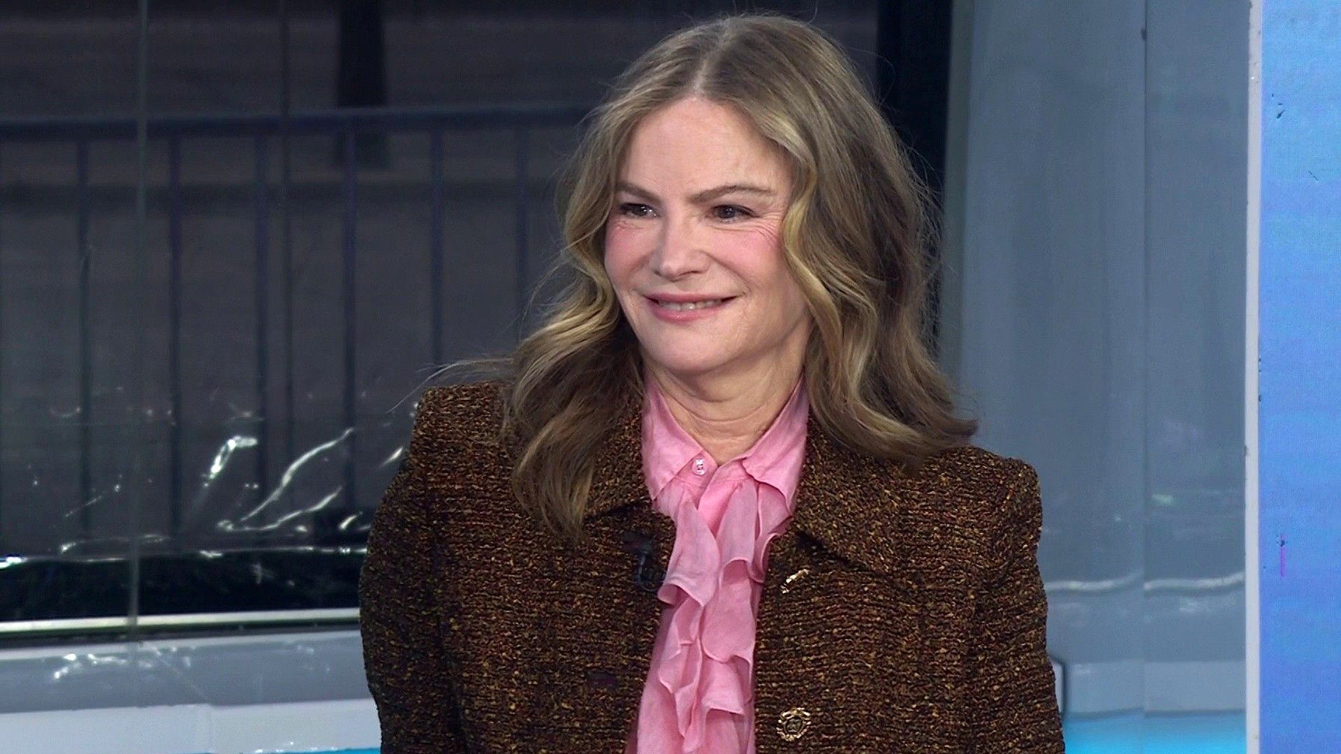 1920x1080 Jennifer Jason Leigh on Her Son’s Reaction to New Horror Series