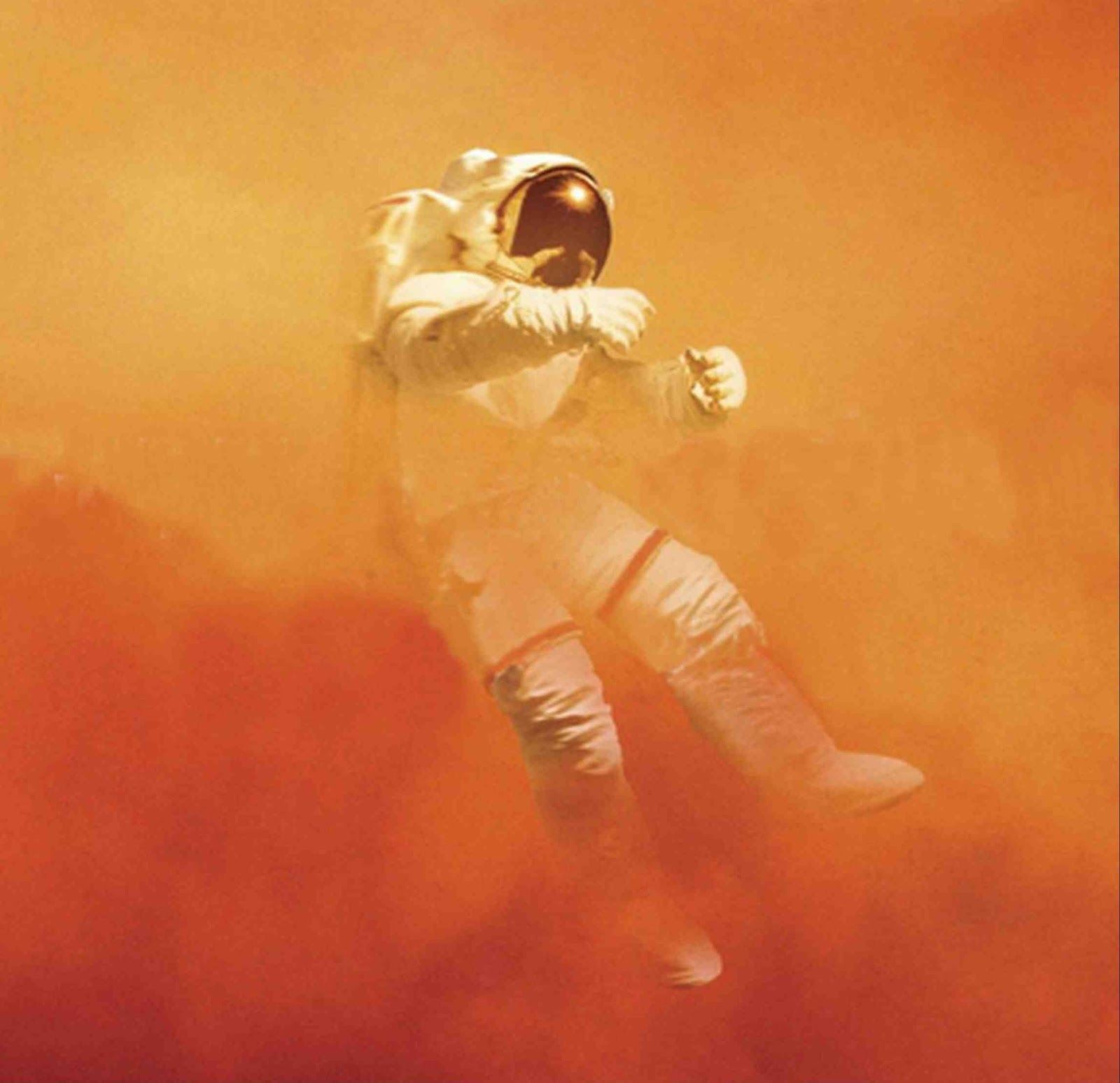 1600x1548 Critic After Dark: The Martian (Andy Weir)