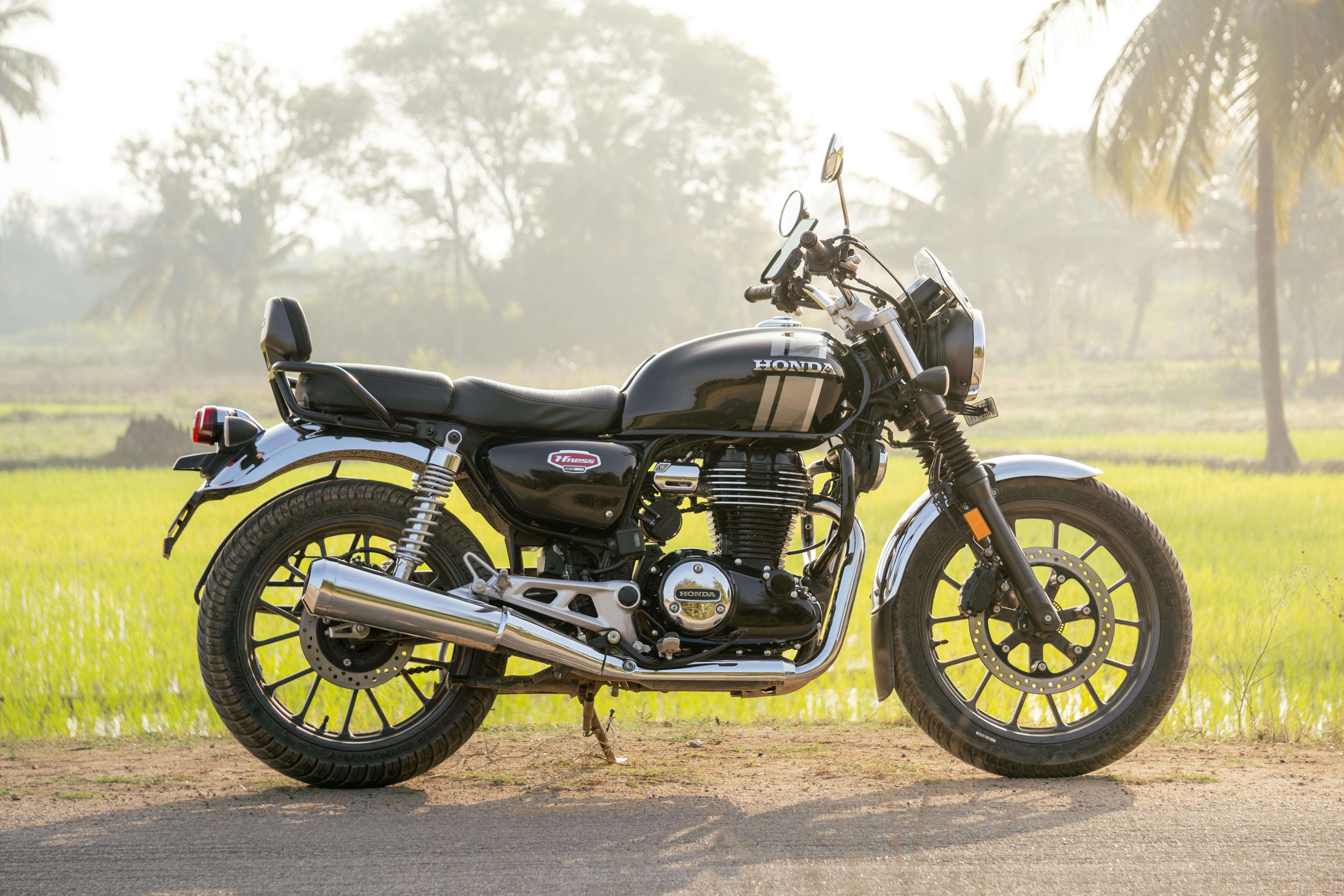 5972x3981 Honda CB350 RS Engine · Free