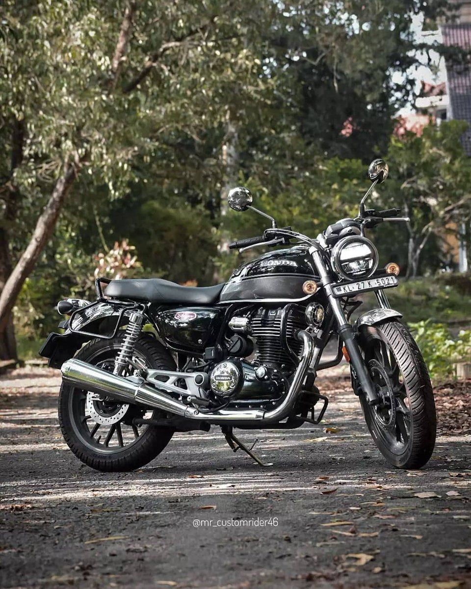 960x1200 Repost from Highness Club Kerala Enjoy the royalty. #HondaBigWingIndia #YourHighness #CB350 #Hness350 #Motorcycle #India #BigBikes #Bikes #BigWingIndia #Repost