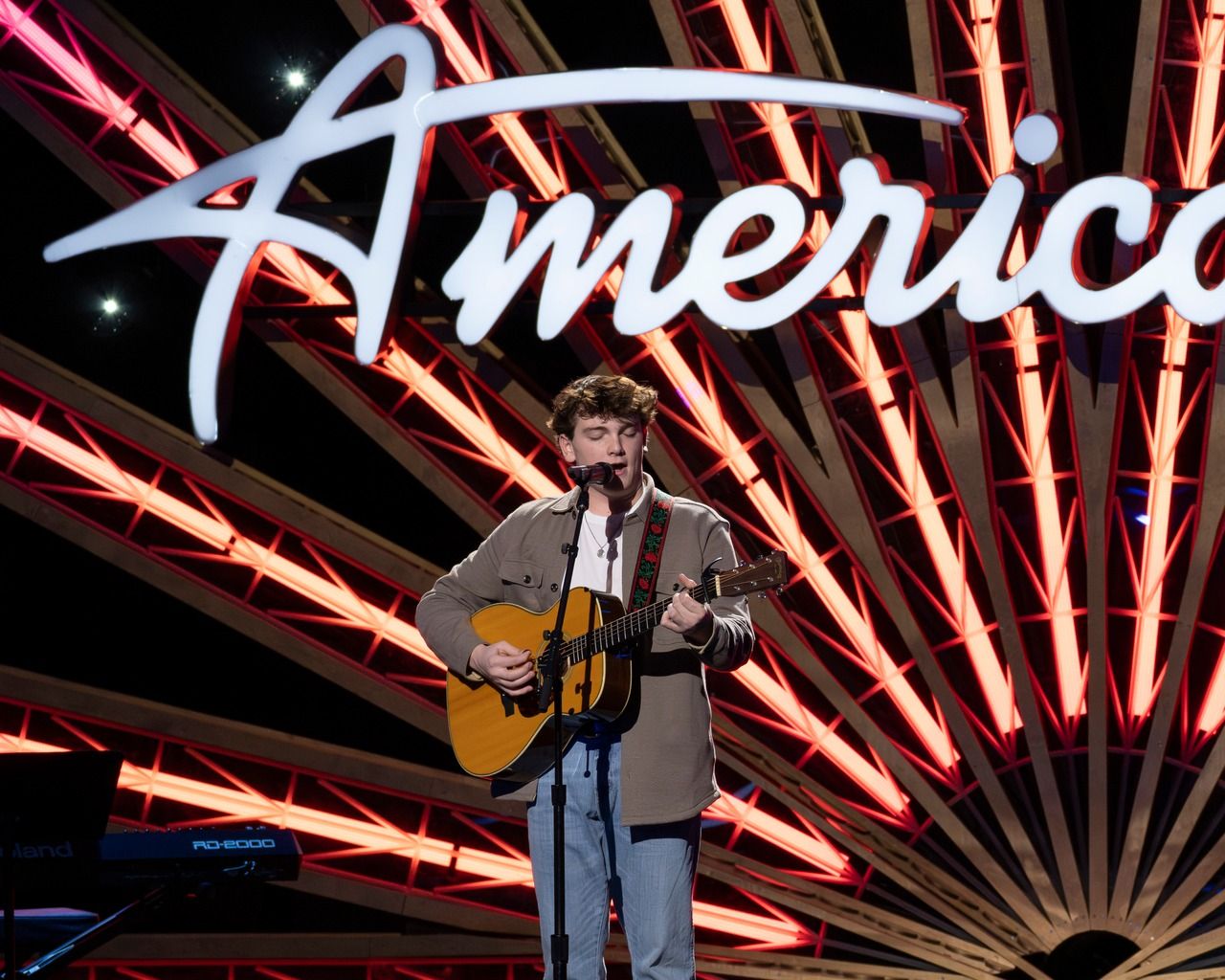 1280x1024 So good, I'm scared': 'American Idol' hopeful stuns judges with original music